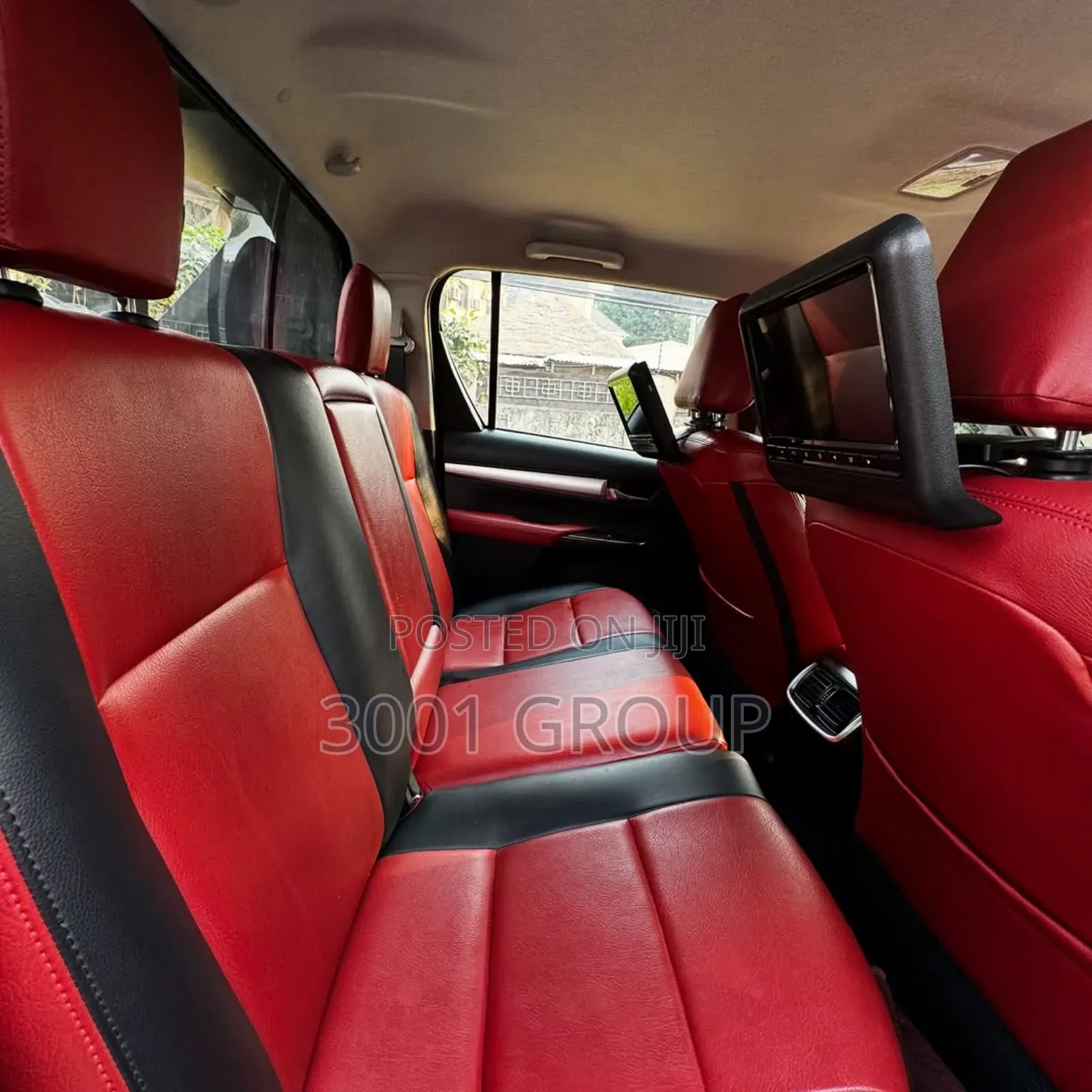 Toyota Hilux 2025 Black