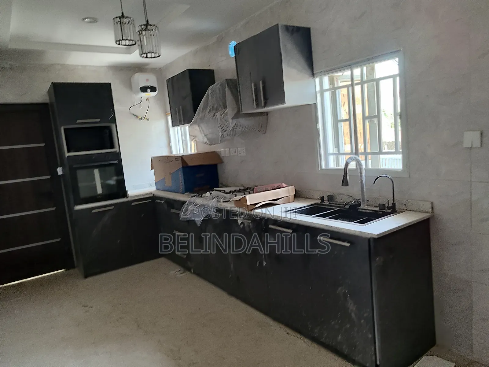 4bdrm Townhouse/Terrace in Idu for sale