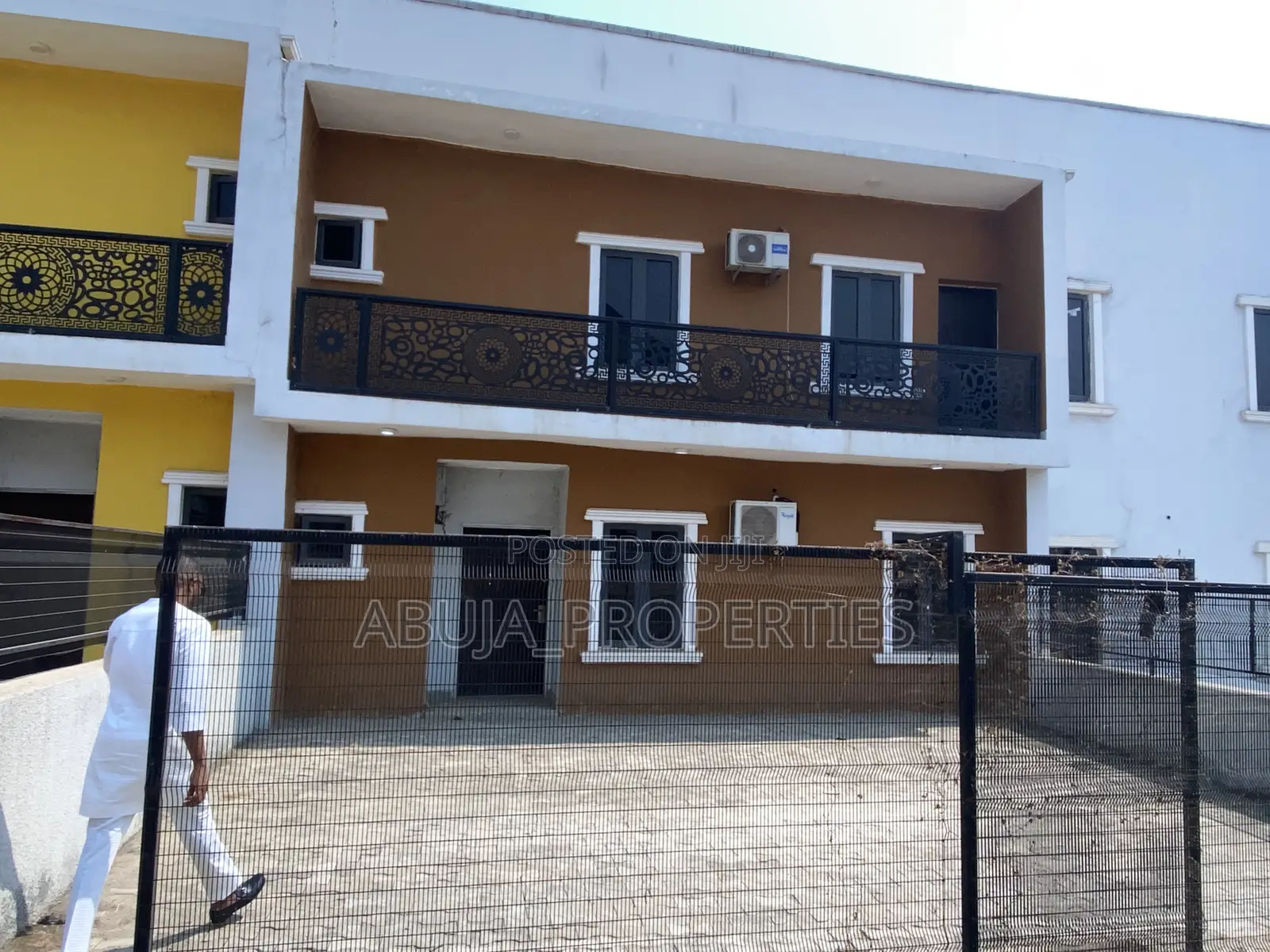 4bdrm Duplex in Gwarinpa for sale