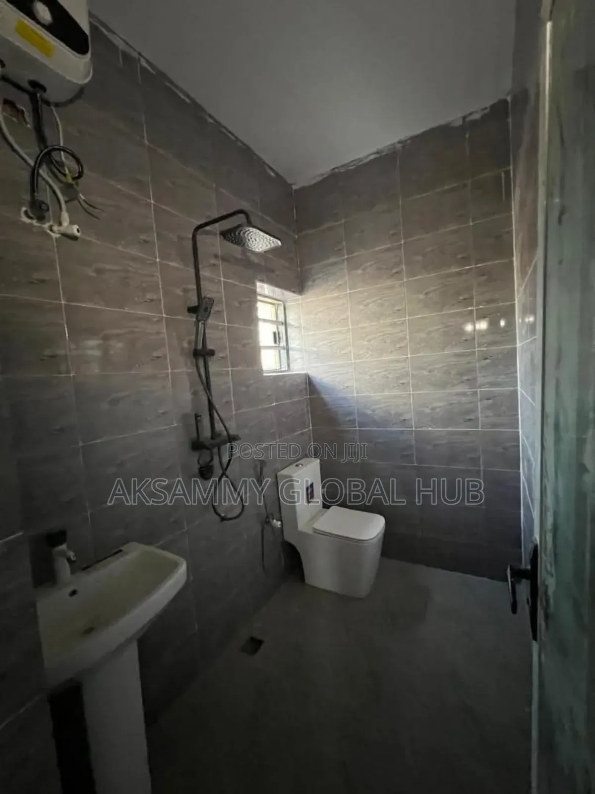 5bdrm Bungalow in Orogun Ibadan for sale