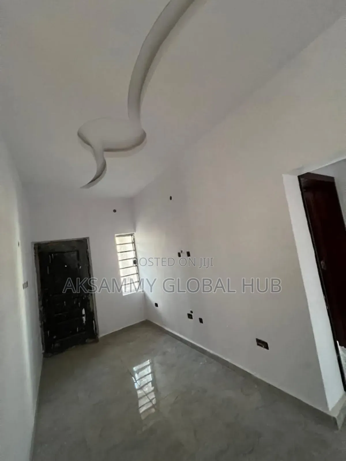 5bdrm Bungalow in Orogun Ibadan for sale