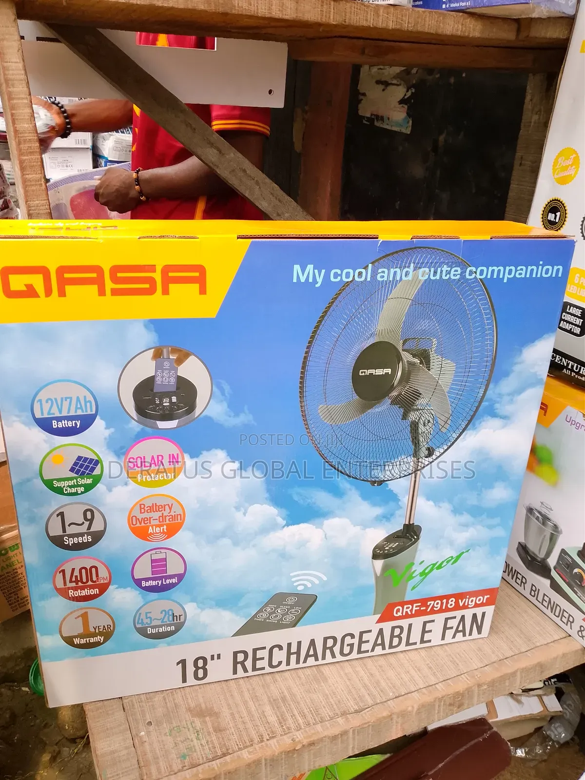 Qasa 18" Rechargeable Fan With Remote Control