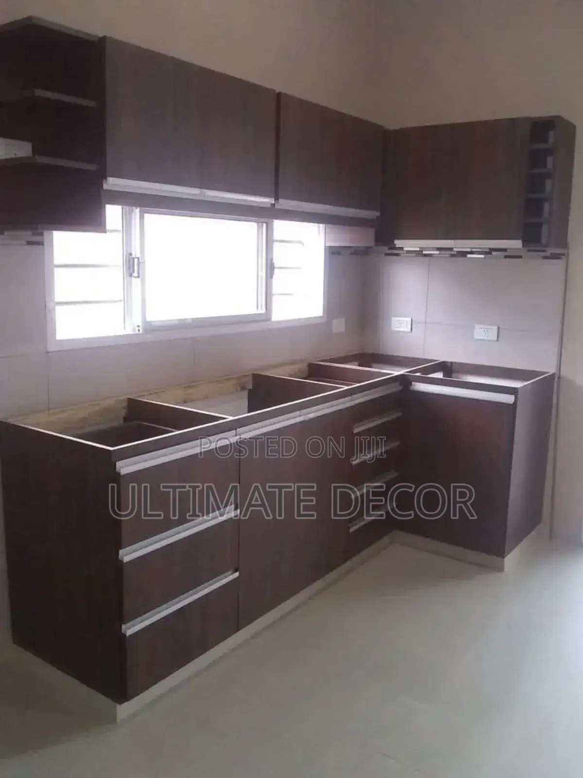 Classic Kitchen Carbinet