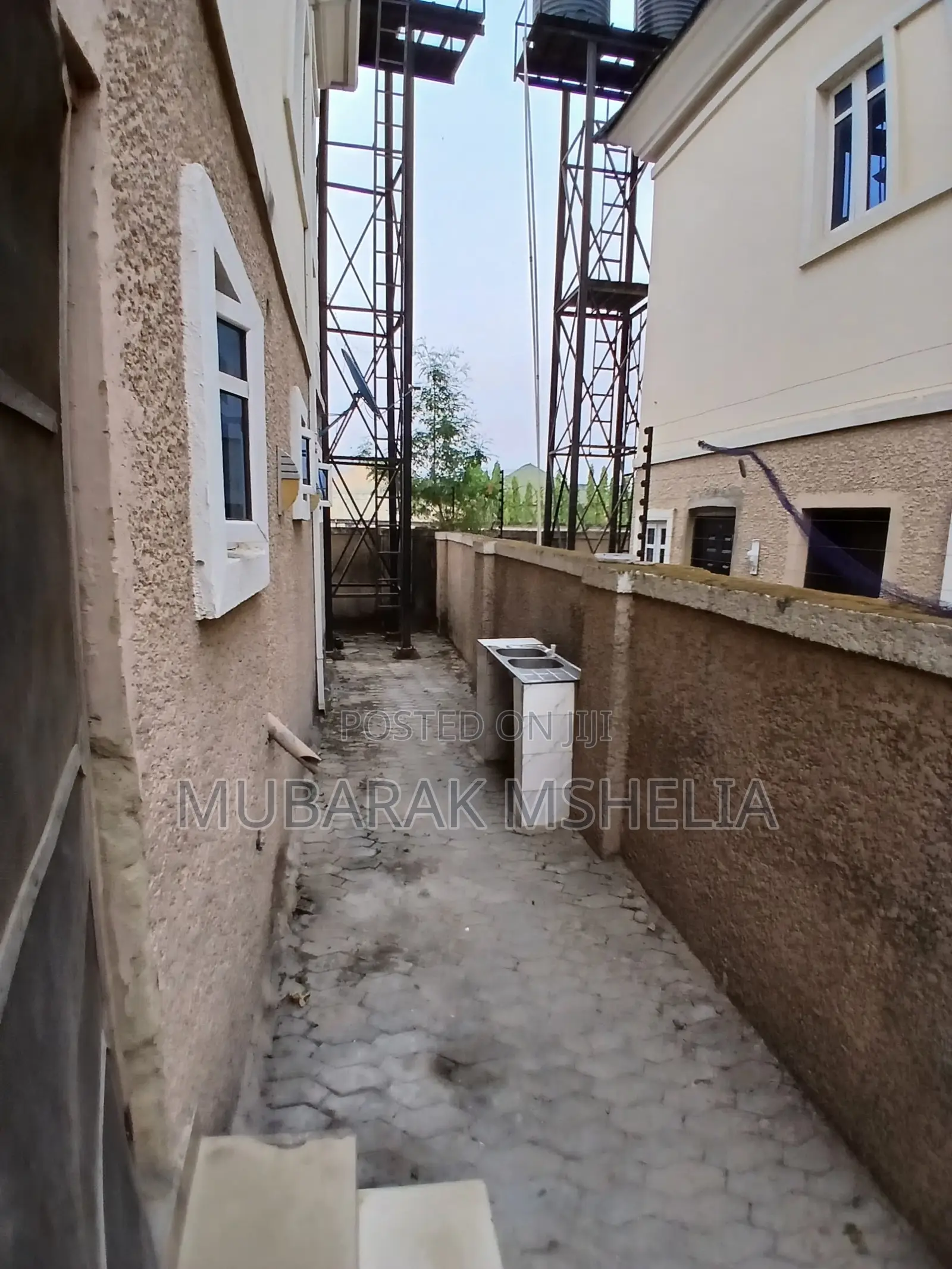 4bdrm Duplex in Gwarinpa for sale