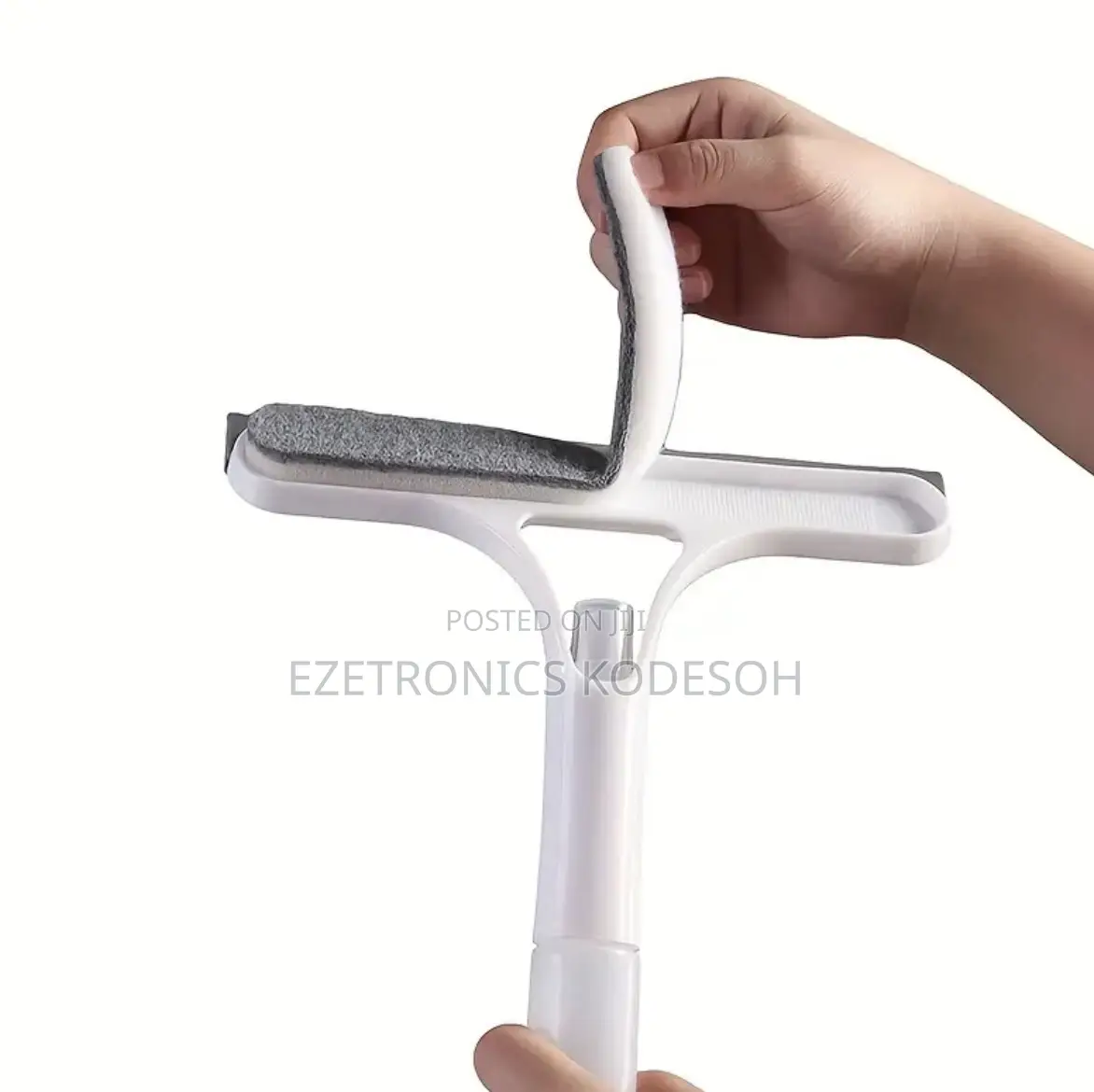 3-in-1 Mirror Scraper With Removable Microfiber