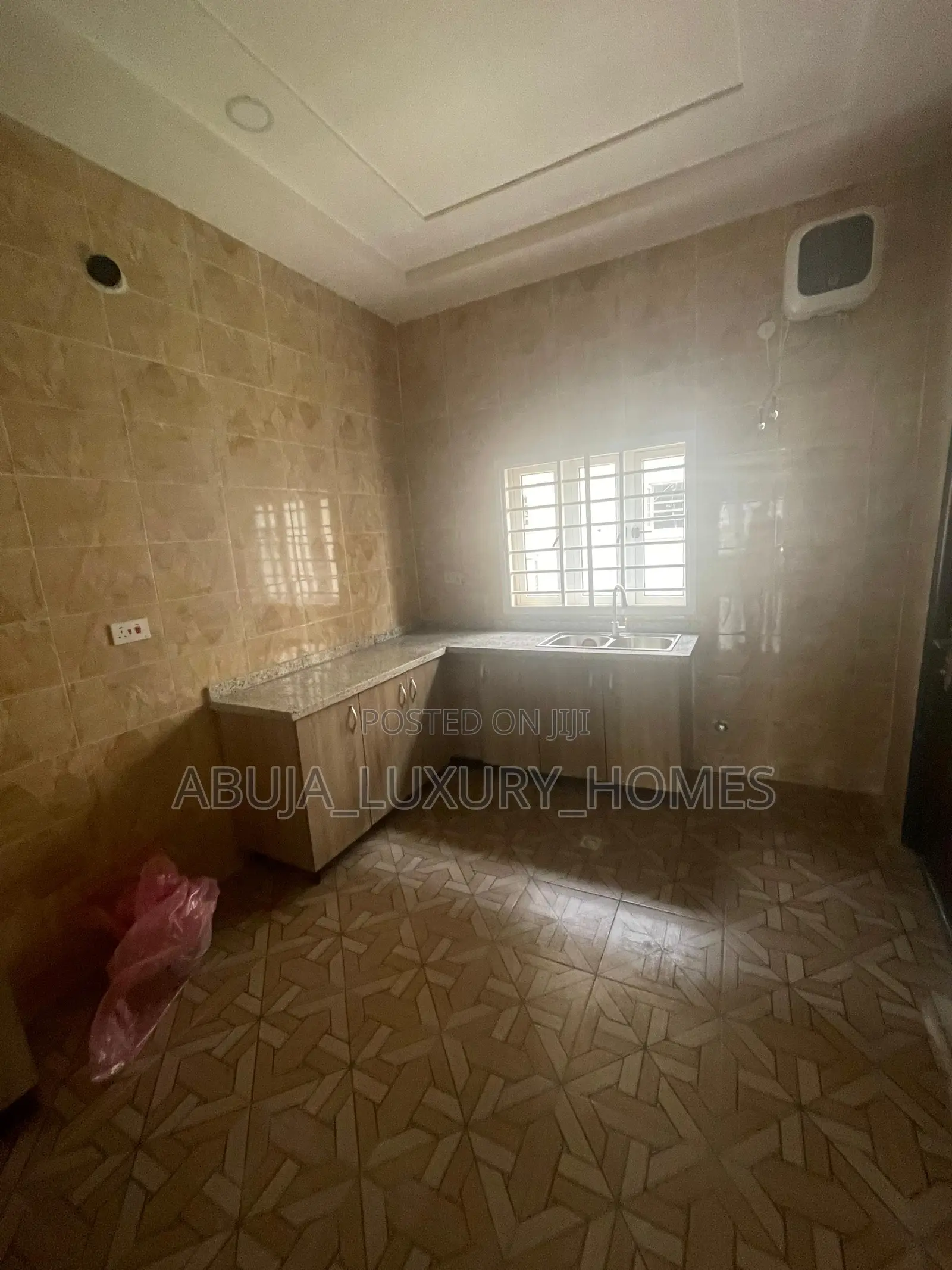 3bdrm Townhouse/Terrace in Brookshore, Gwarinpa for sale