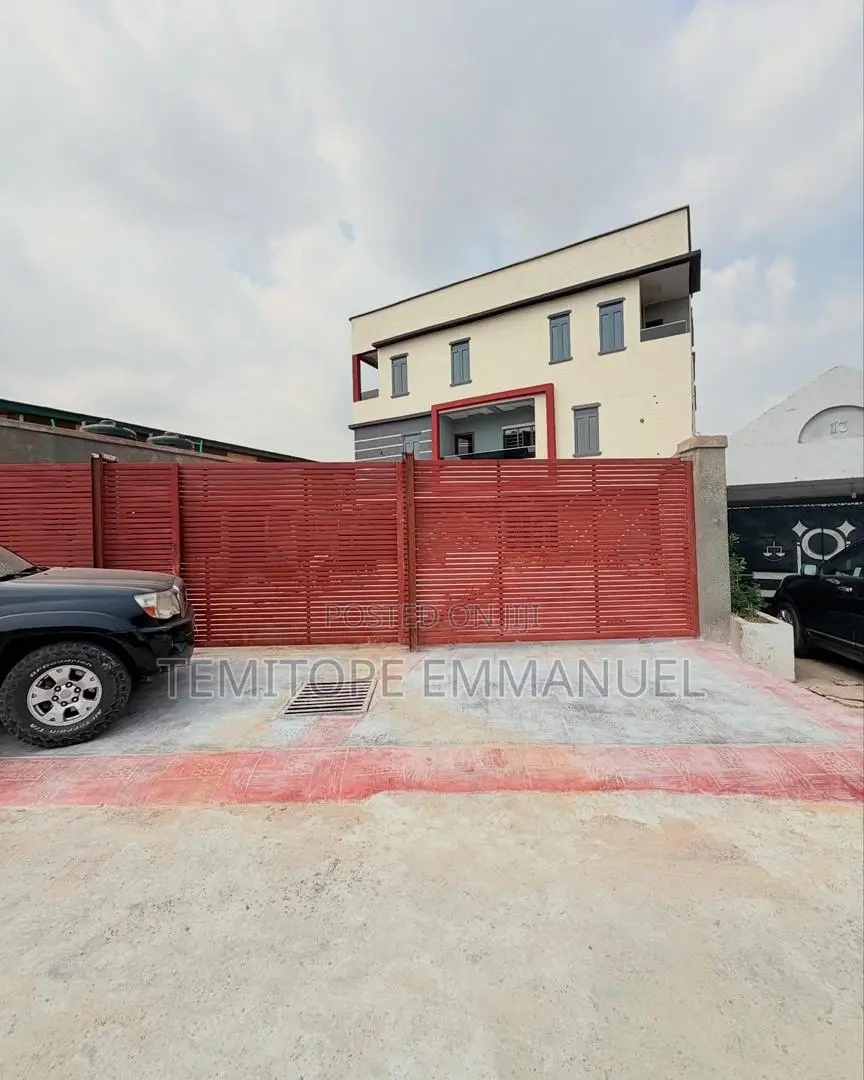 Furnished 4bdrm Duplex in Maryland for sale