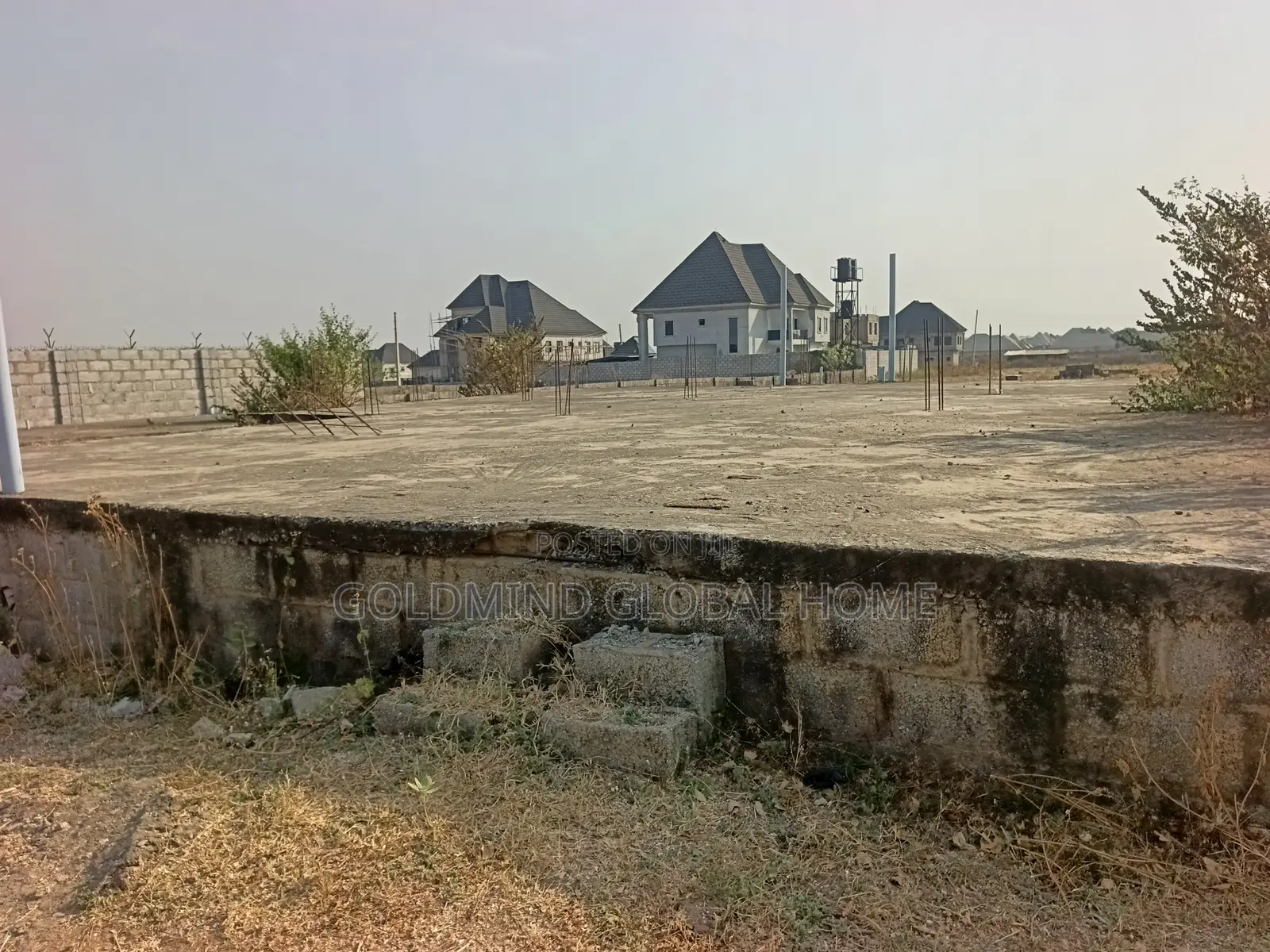 600sqm Estate Land to Build 4bedroom Penthouse in Lugbe for Sale