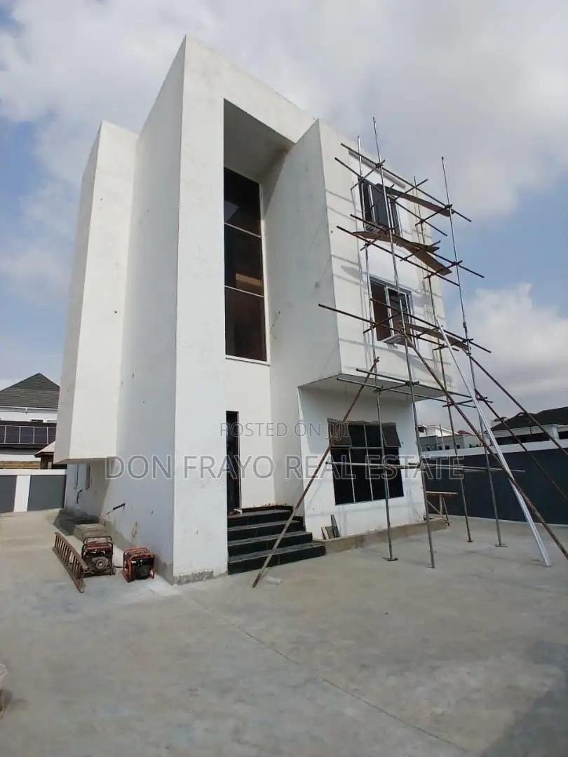 4bdrm Duplex in Kolapo Ishola Gra, Akobo for sale