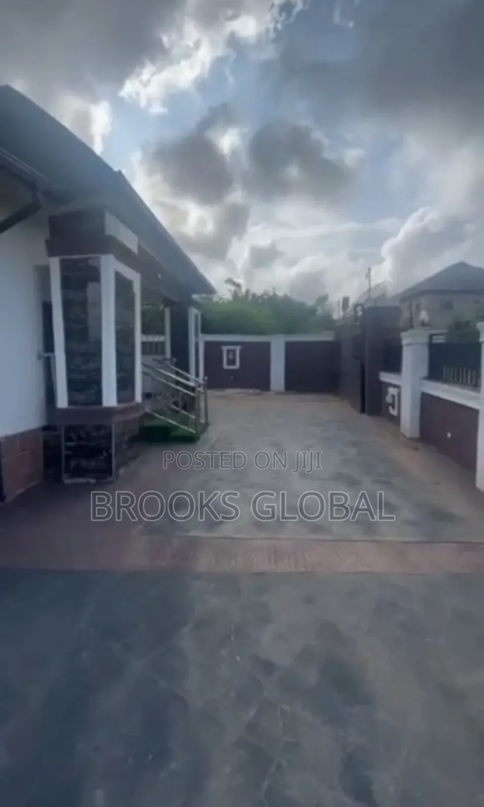 4bdrm Bungalow in Benin City for sale