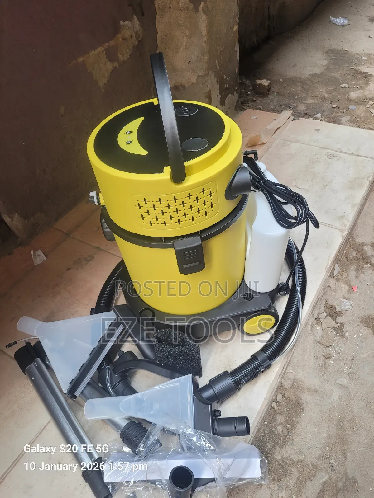 Wet and Dry Extractor Vacuum Cleaner