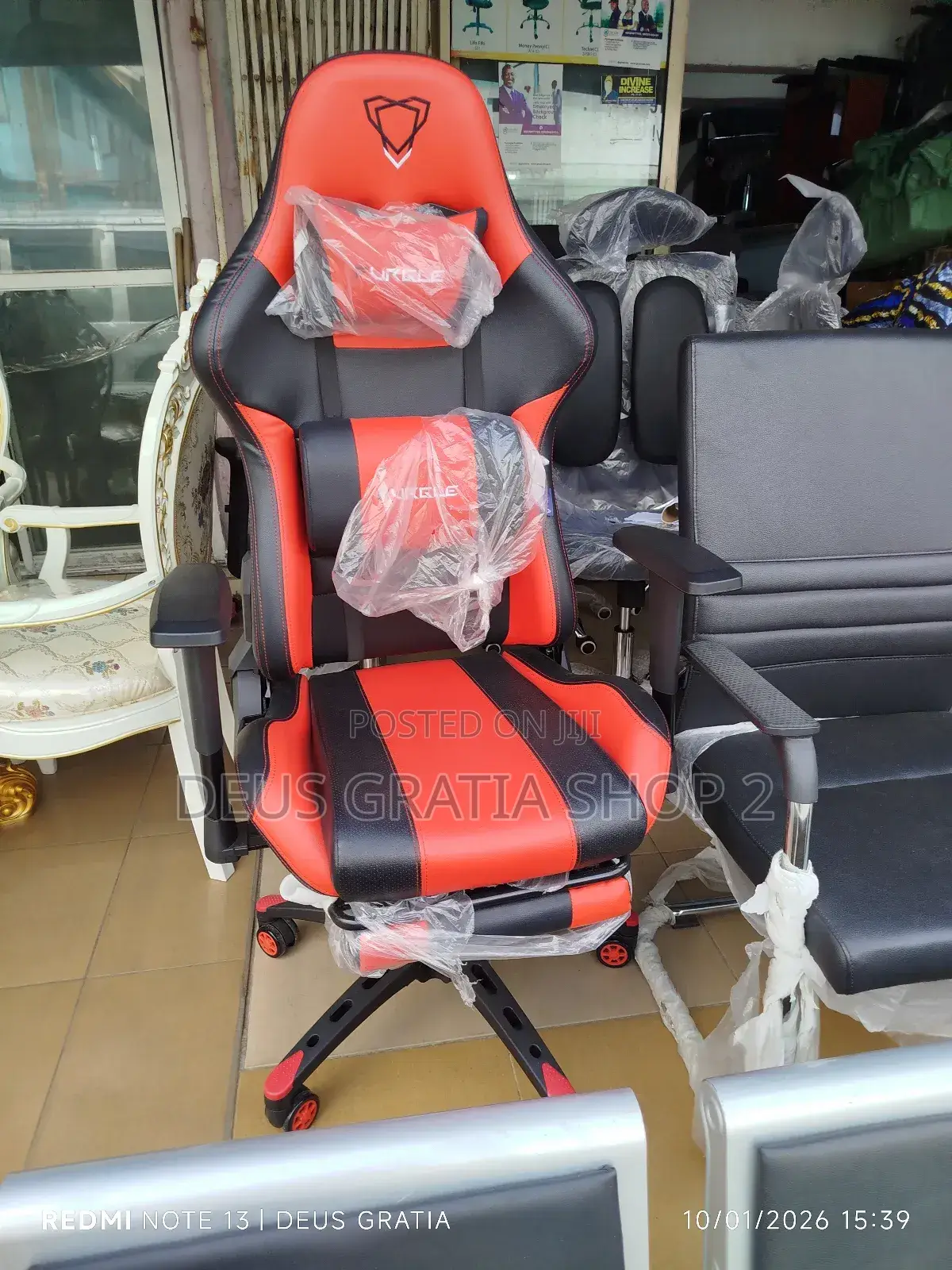 Black and Red Gaming Chair for Tiktok