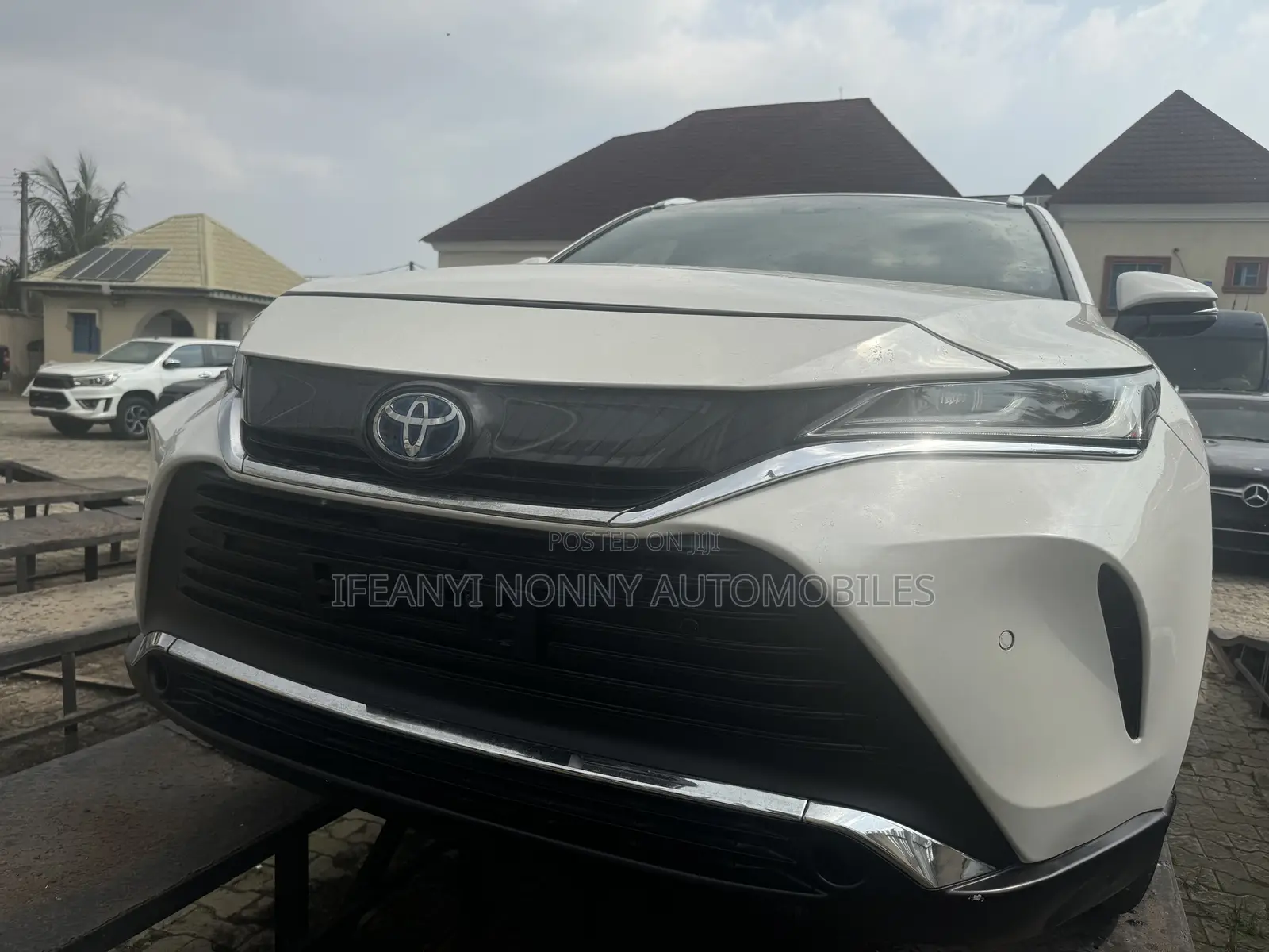 Toyota Venza XLE AWD 2023 White