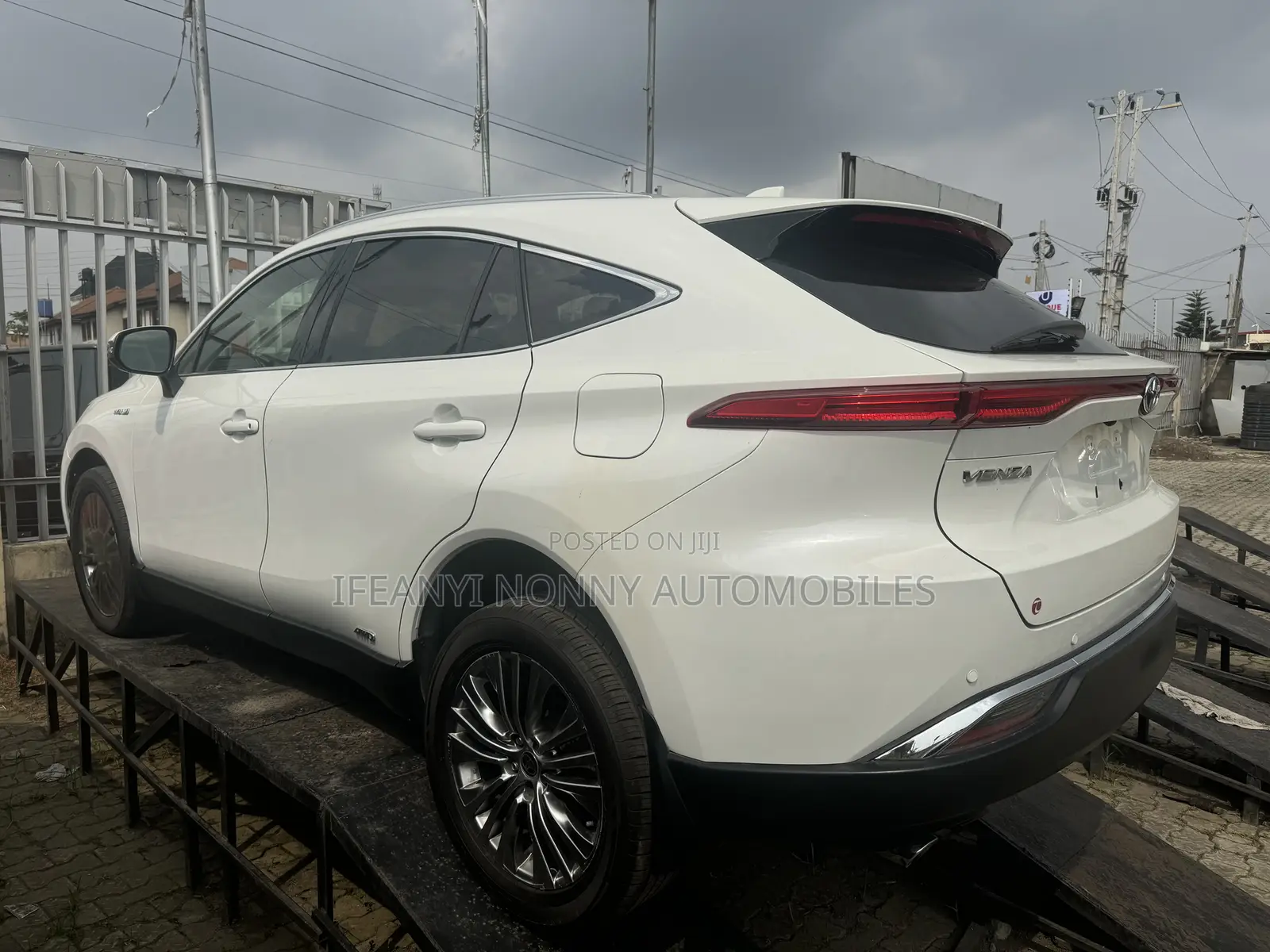Toyota Venza XLE AWD 2023 White