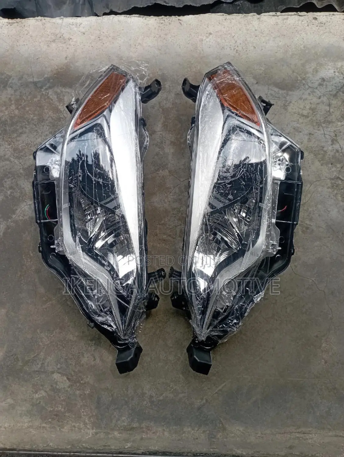 Headlight Toyota Corolla 2014