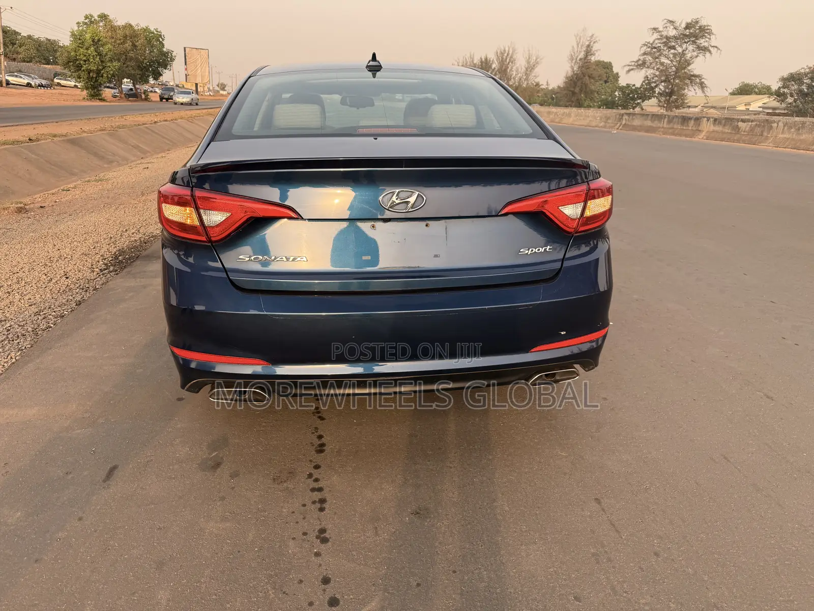Hyundai Sonata Sport 2.0T Sedan FWD (2.0L 4cyl 6A) 2016 Blue