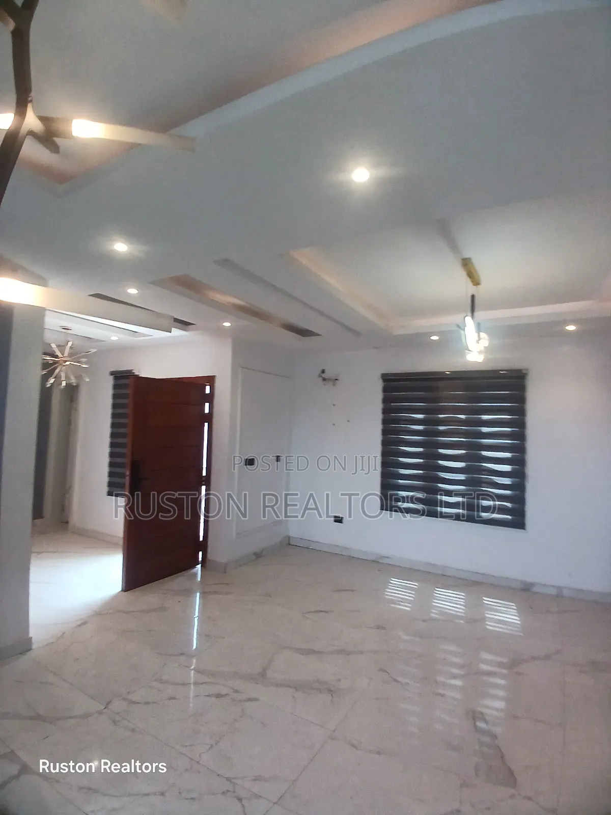 4bdrm Duplex in Akobo for sale