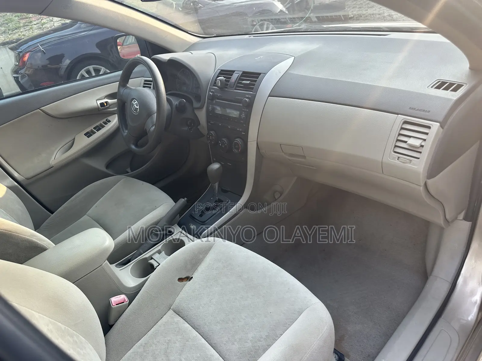 Toyota Corolla LE 4dr Sedan (1.8L 4cyl 4A) 2010 Gold