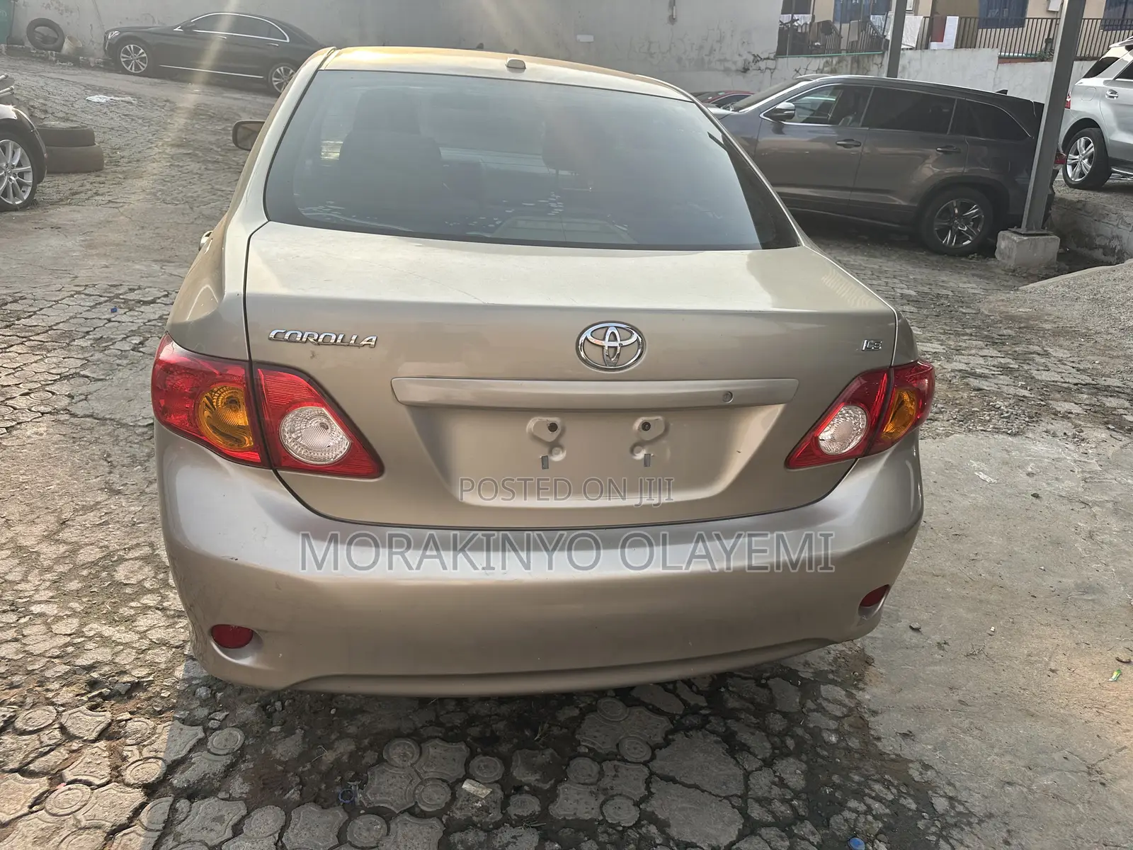 Toyota Corolla LE 4dr Sedan (1.8L 4cyl 4A) 2010 Gold