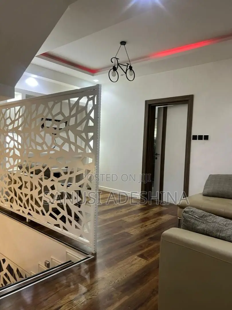 5bdrm Duplex in Gwarimpa Estate,By, Gwarinpa for sale