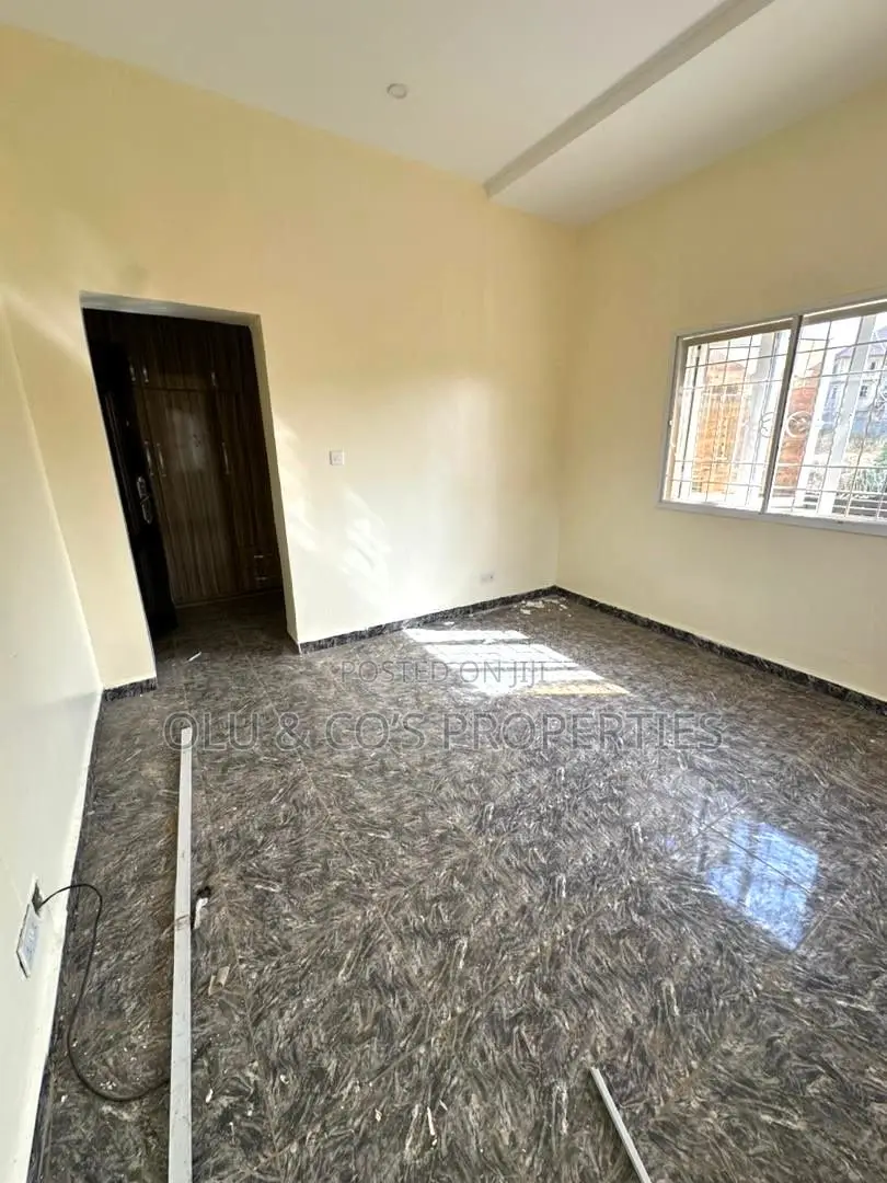 2bdrm Block of Flats in Paradise 1, Life Camp for rent