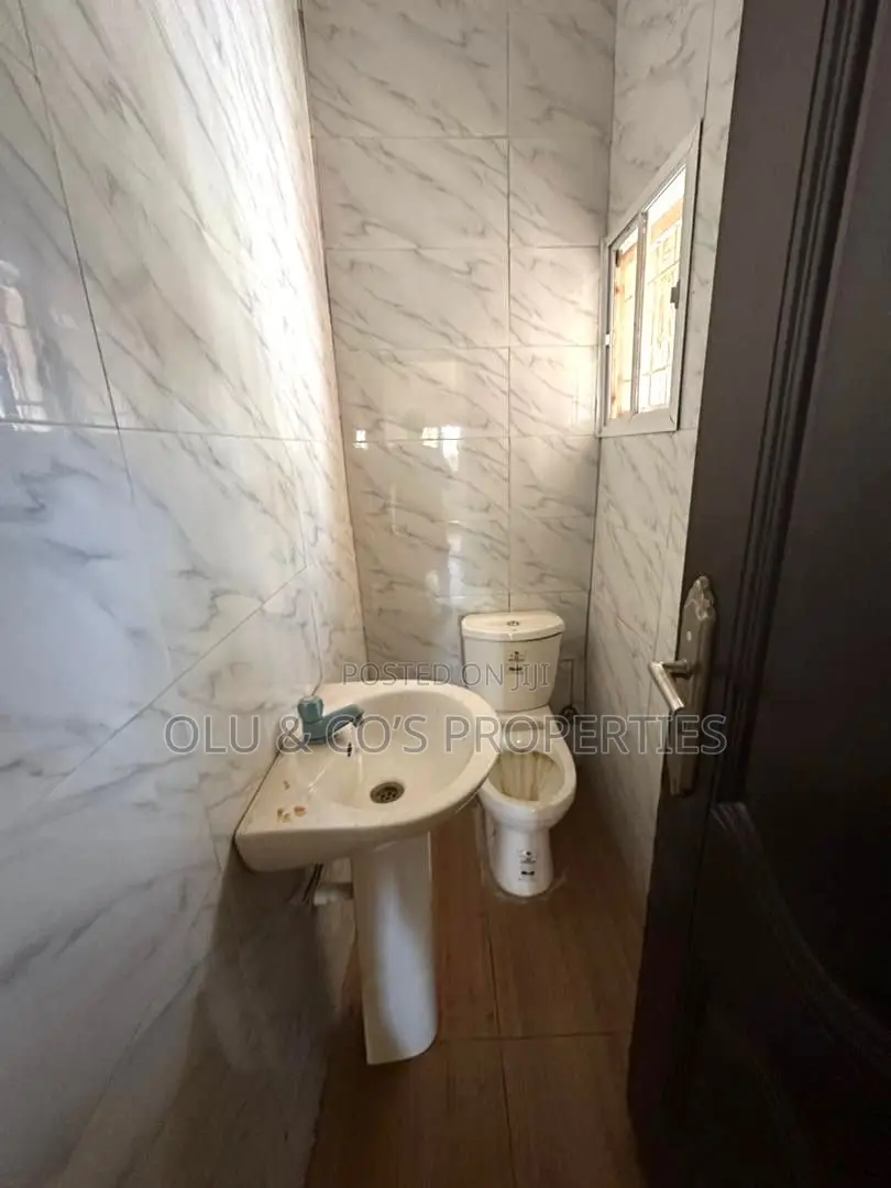 2bdrm Block of Flats in Paradise 1, Life Camp for rent