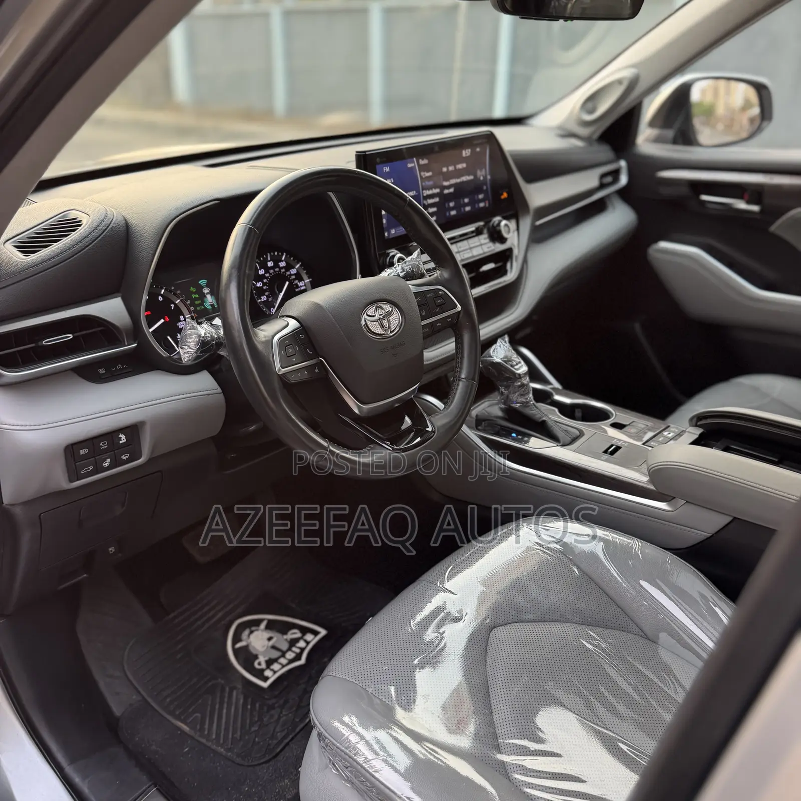 Toyota Highlander Limited 2022 Silver