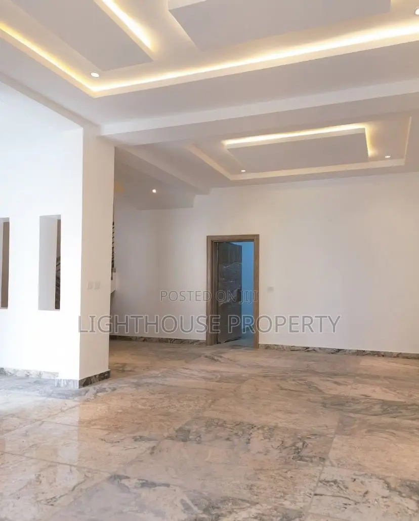 4bdrm Duplex in Dawaki Tarred Road for sale