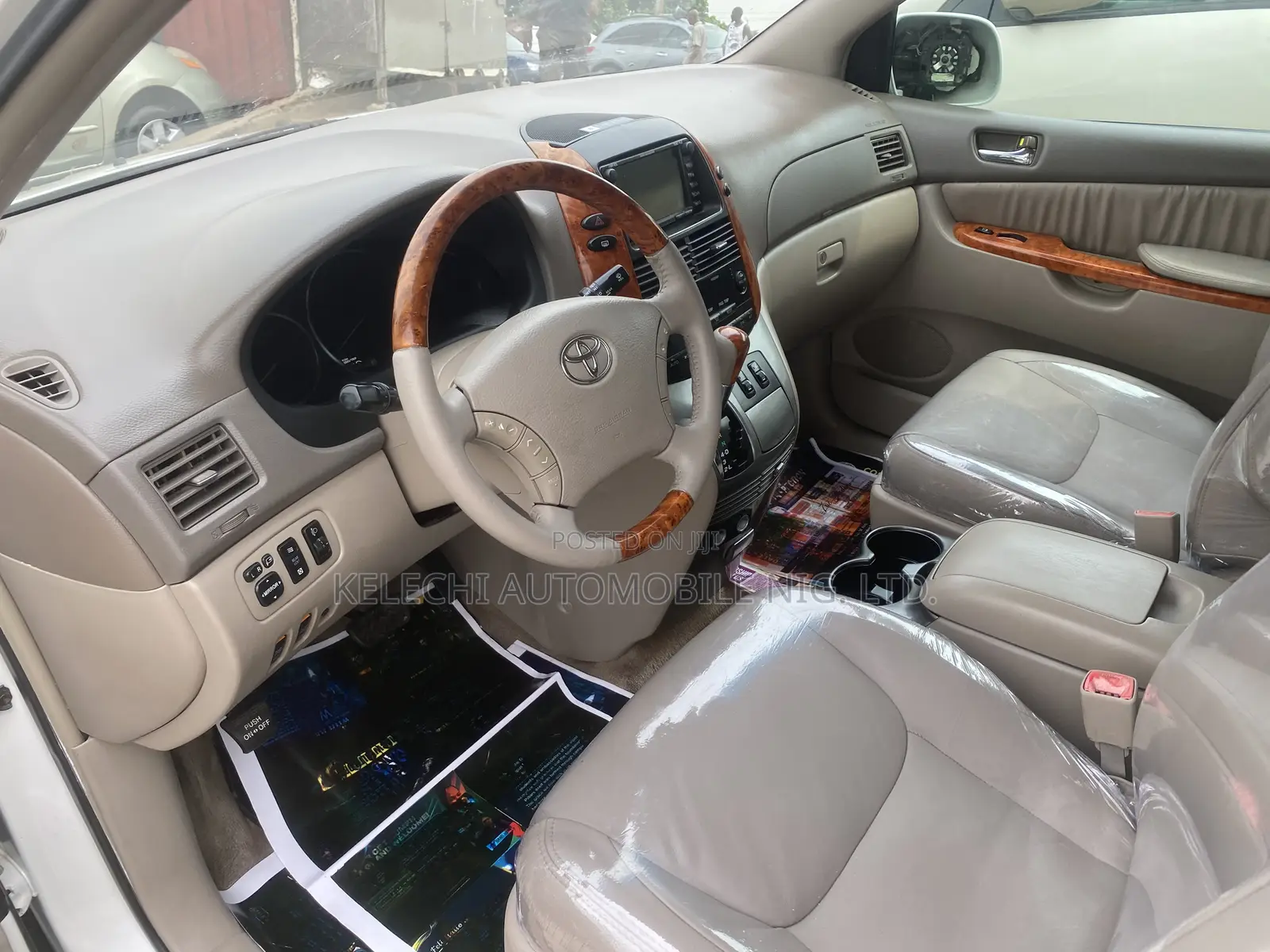 Toyota Sienna XLE Limited AWD 2006 White