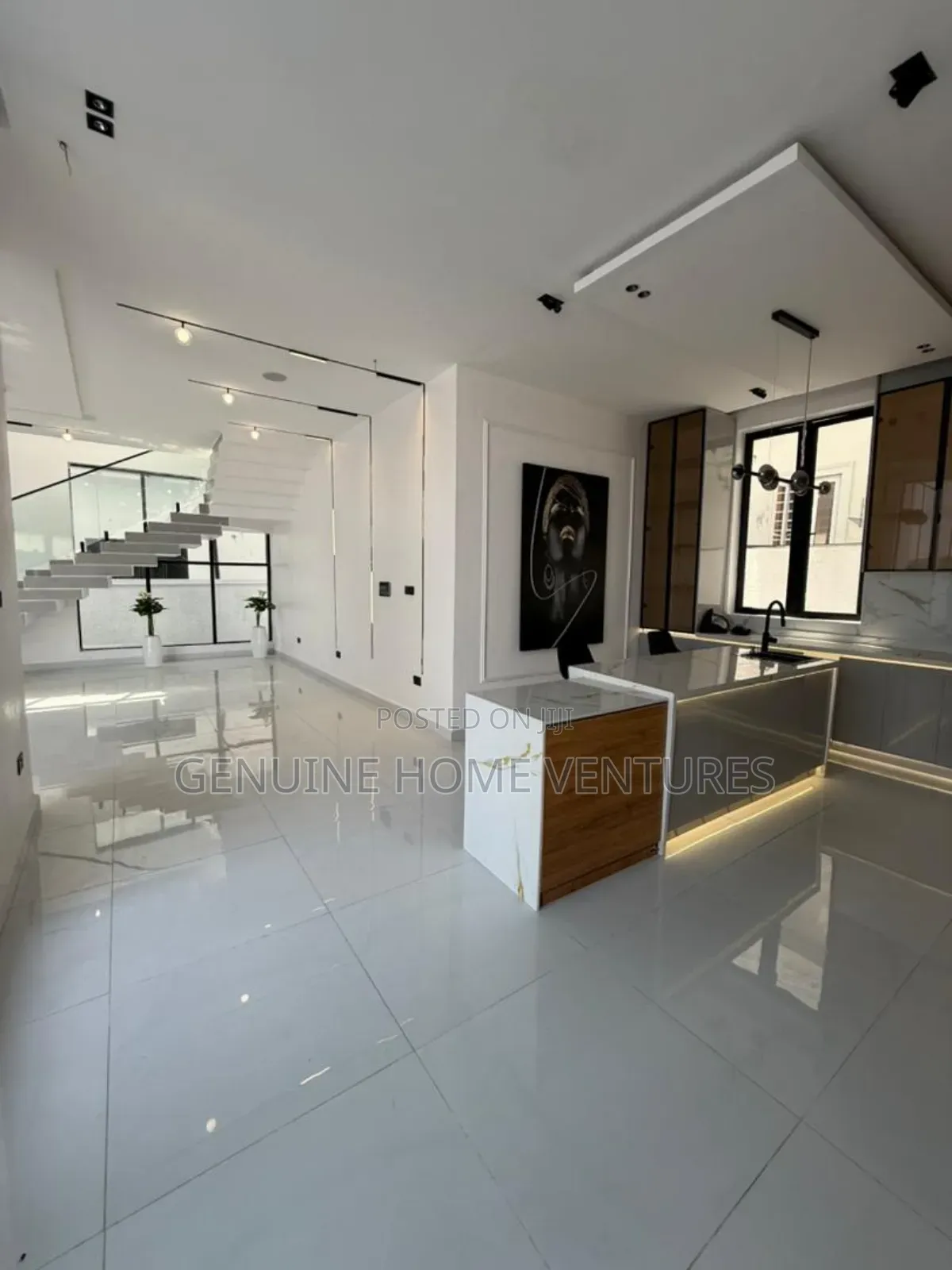 5bdrm Duplex in Chevron Lekki for sale