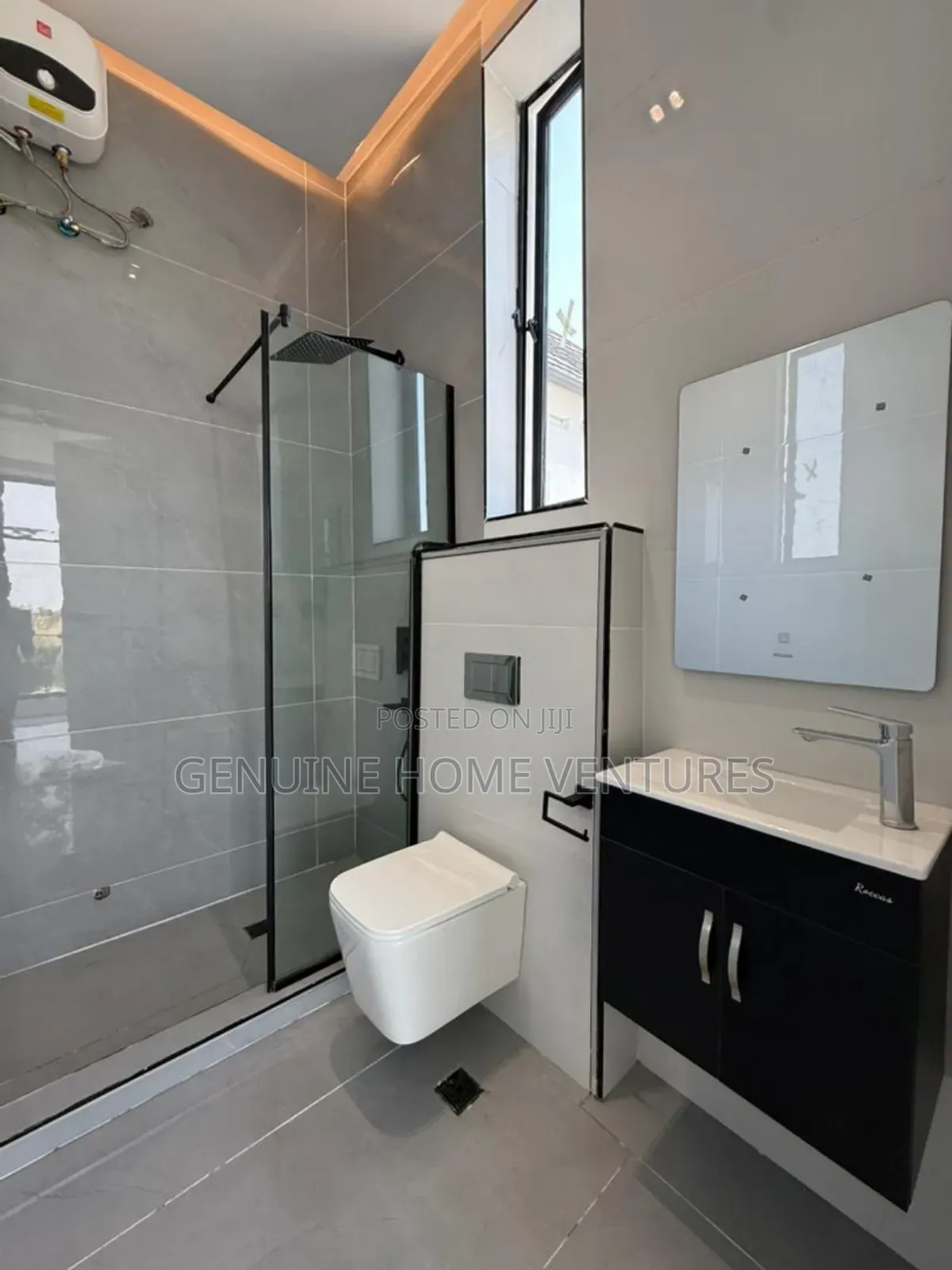 5bdrm Duplex in Chevron Lekki for sale
