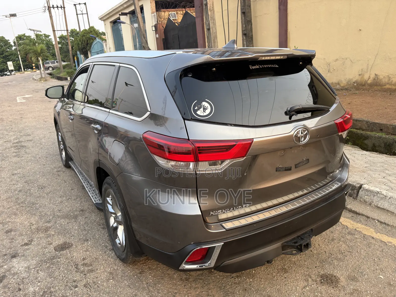 Toyota Highlander Limited Platinum 4x4 V6 (3.5L 6cyl 8A) 2018 Gray
