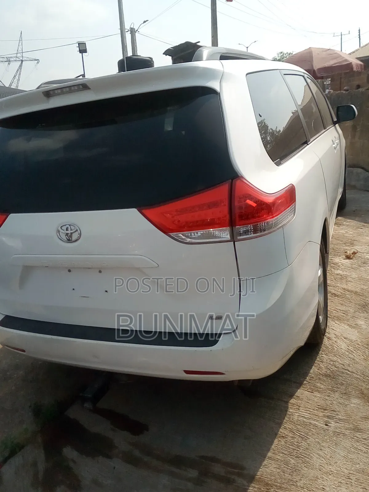 Toyota Sienna LE FWD 8-Passenger 2013 White