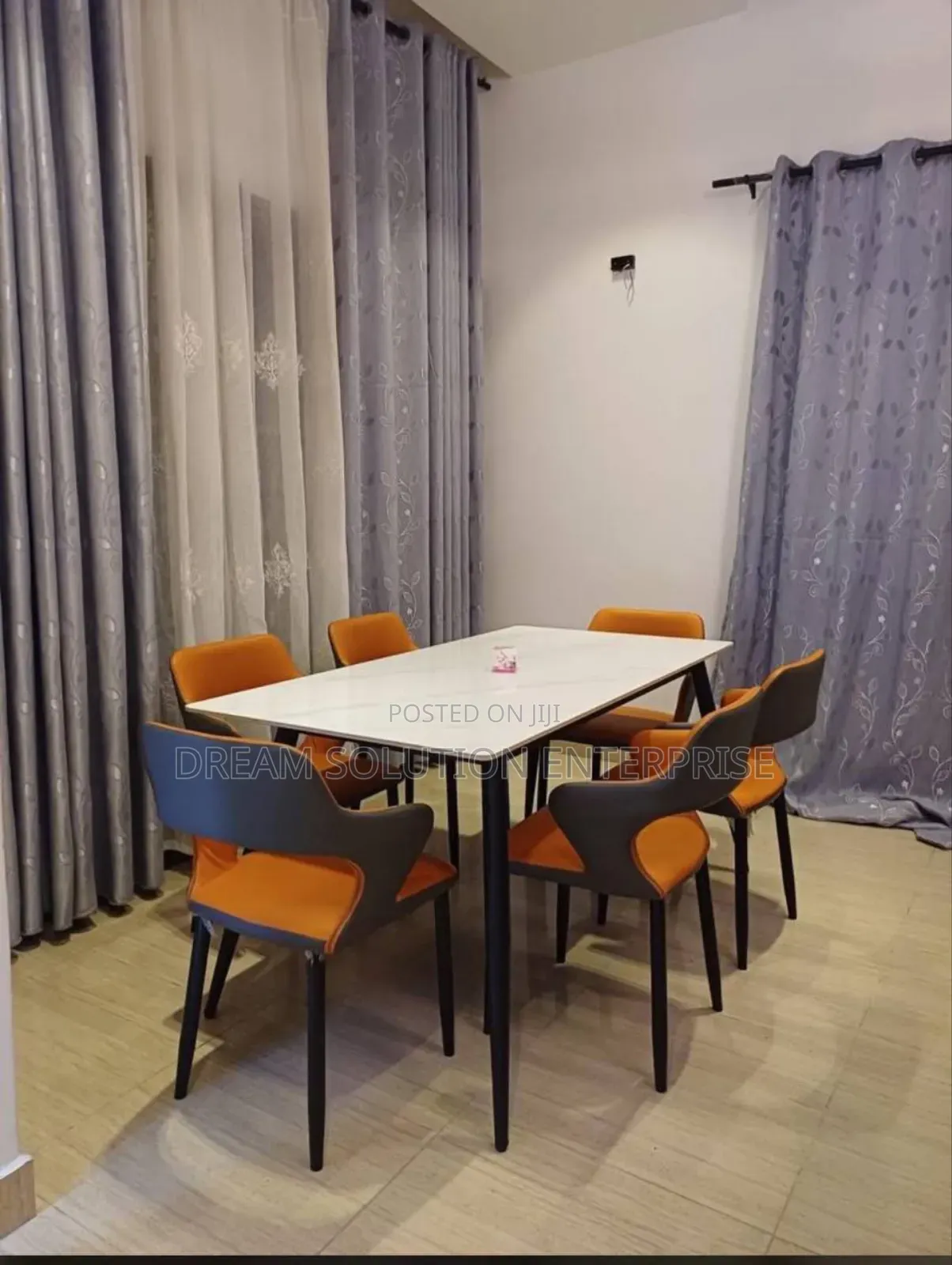 Beautiful Six Seater Dinning Table