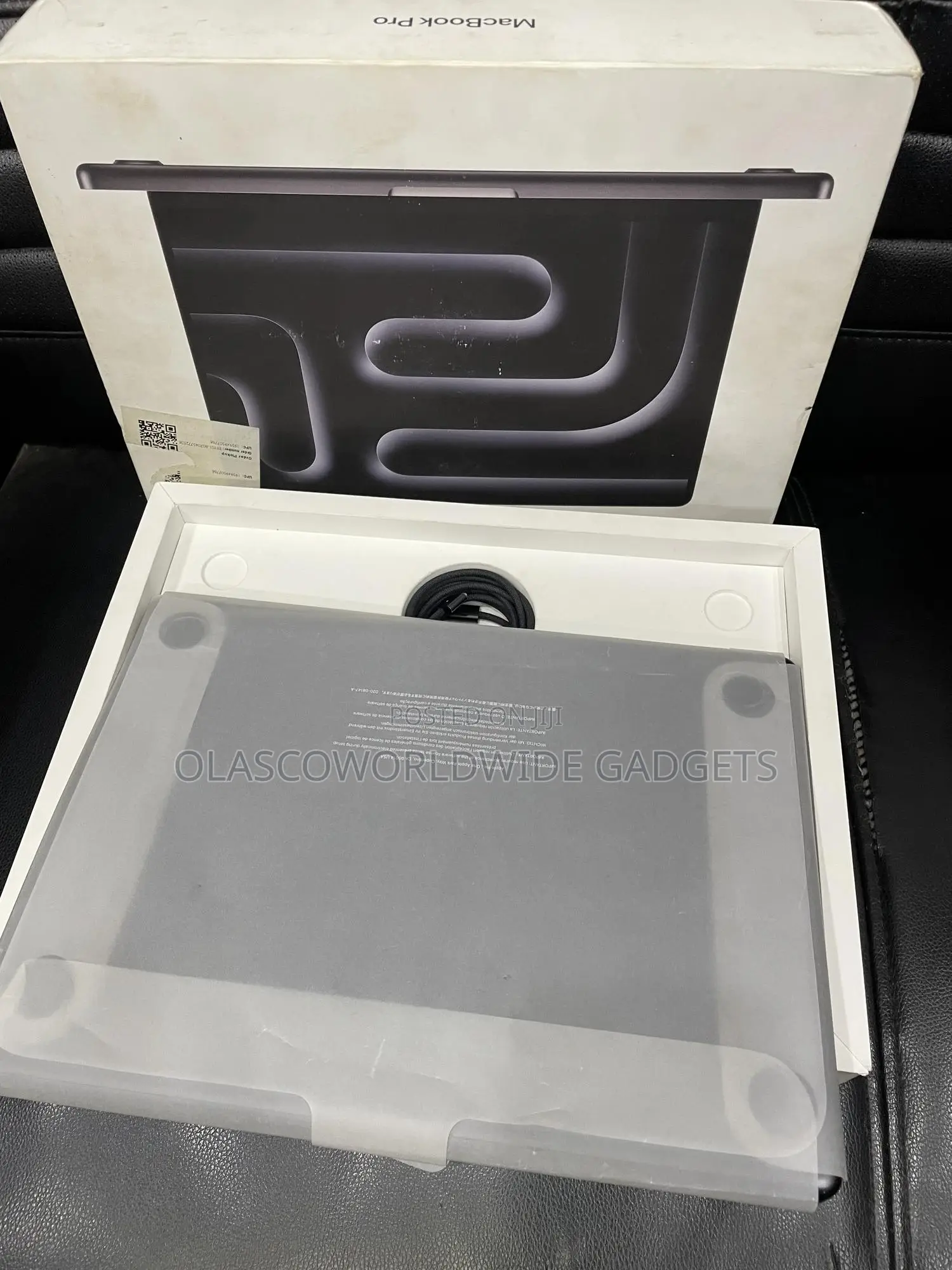 New Laptop Apple MacBook Pro 2024 M4 16GB Apple M4 SSD 512GB