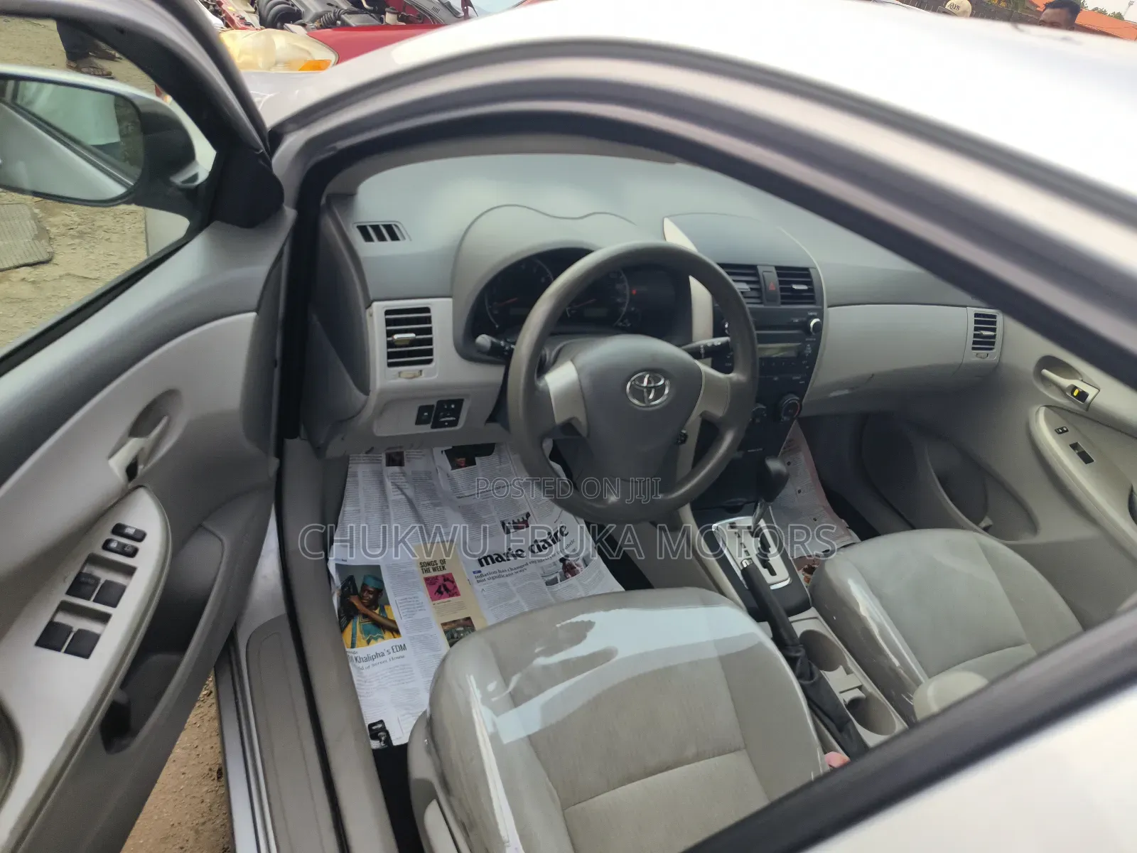 Toyota Corolla LE 4dr Sedan (1.8L 4cyl 4A) 2010 Silver