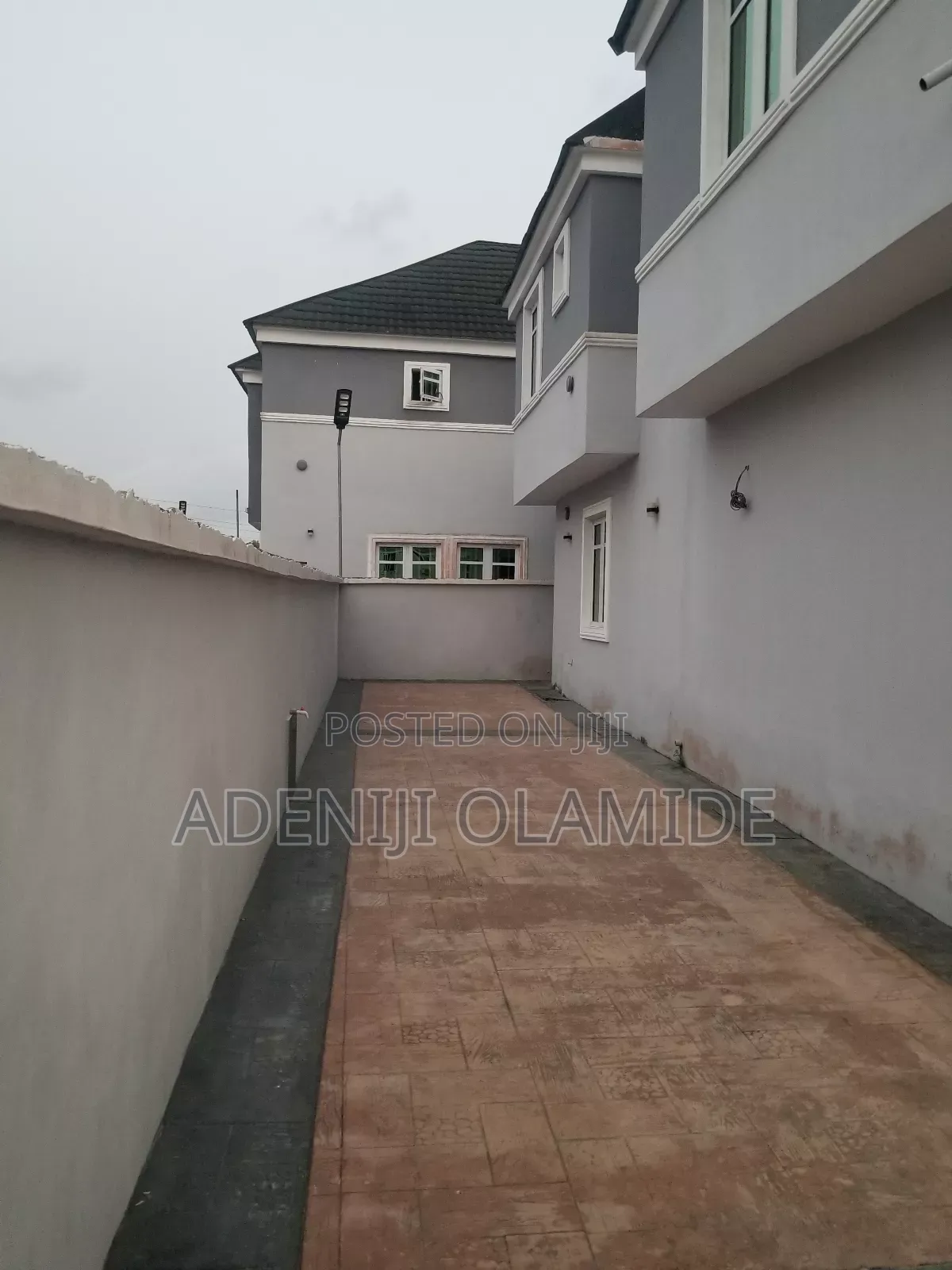 4bdrm Duplex in Aiyeteju for sale