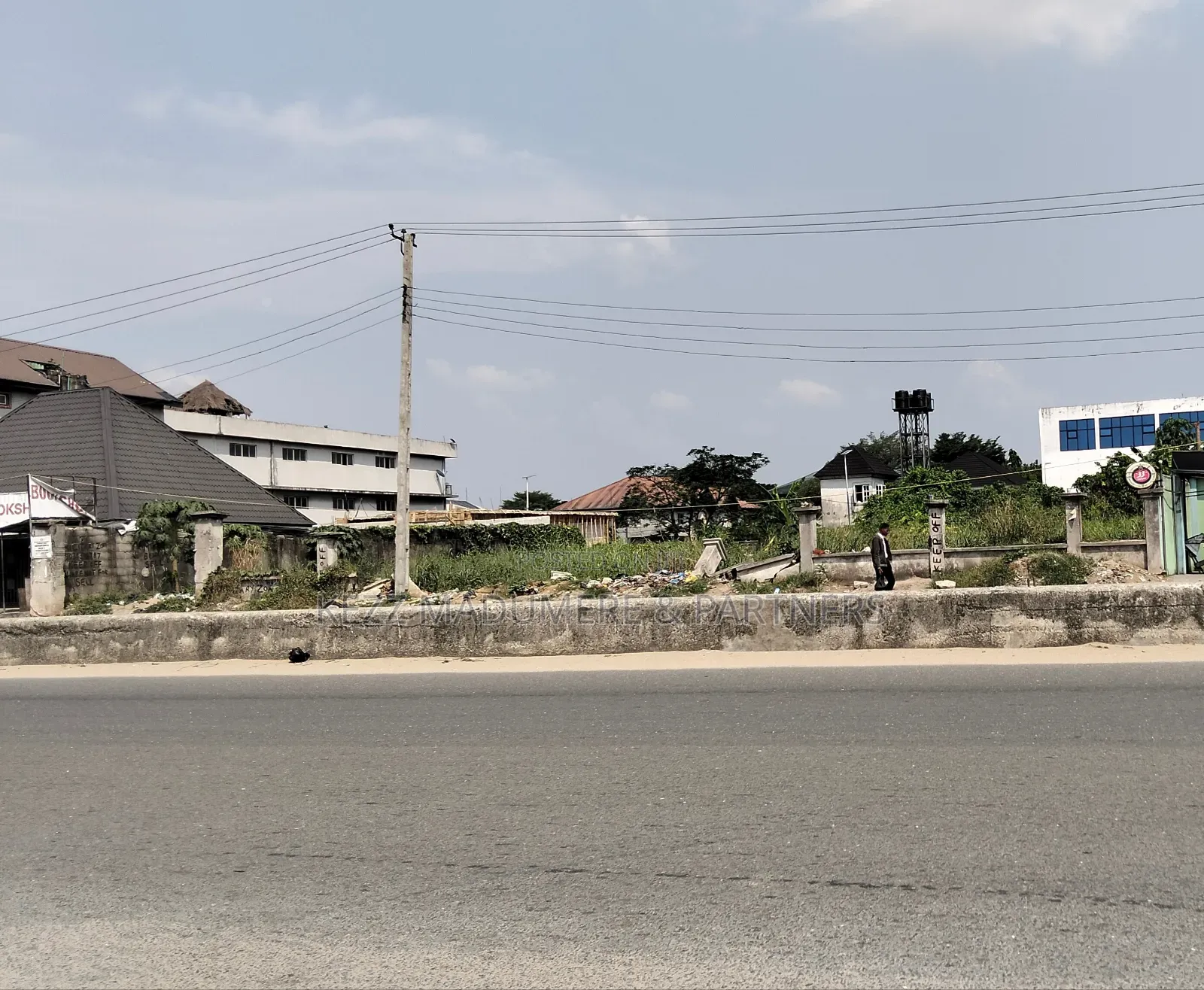 For Sale : 41⁄2 Rumuodomaya Rukpokwu Int'l Airport Road, Ph