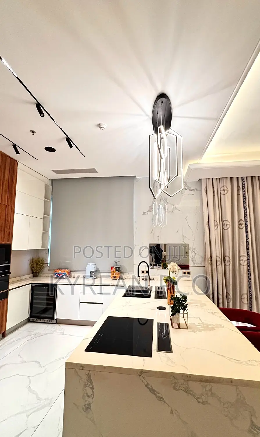 Furnished 4bdrm Maisonette in Banana for sale