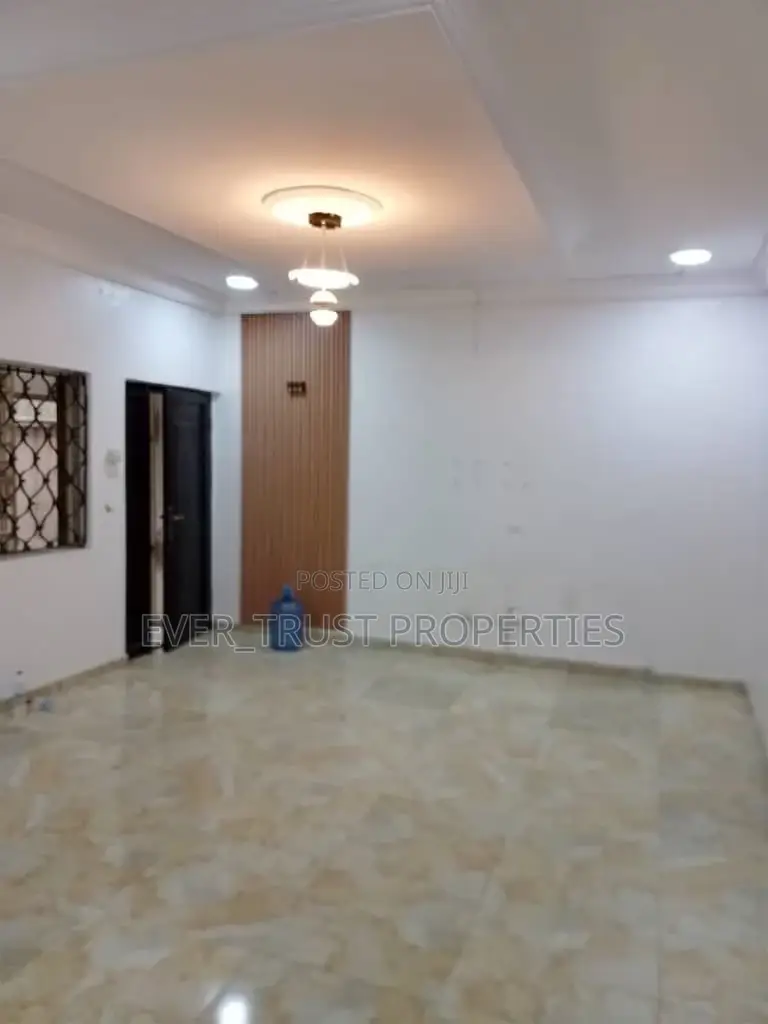 3bdrm Apartment in Anonymous Estate, Bariga / Shomolu for rent
