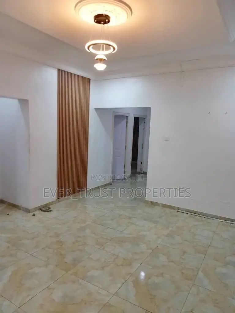 3bdrm Apartment in Anonymous Estate, Bariga / Shomolu for rent