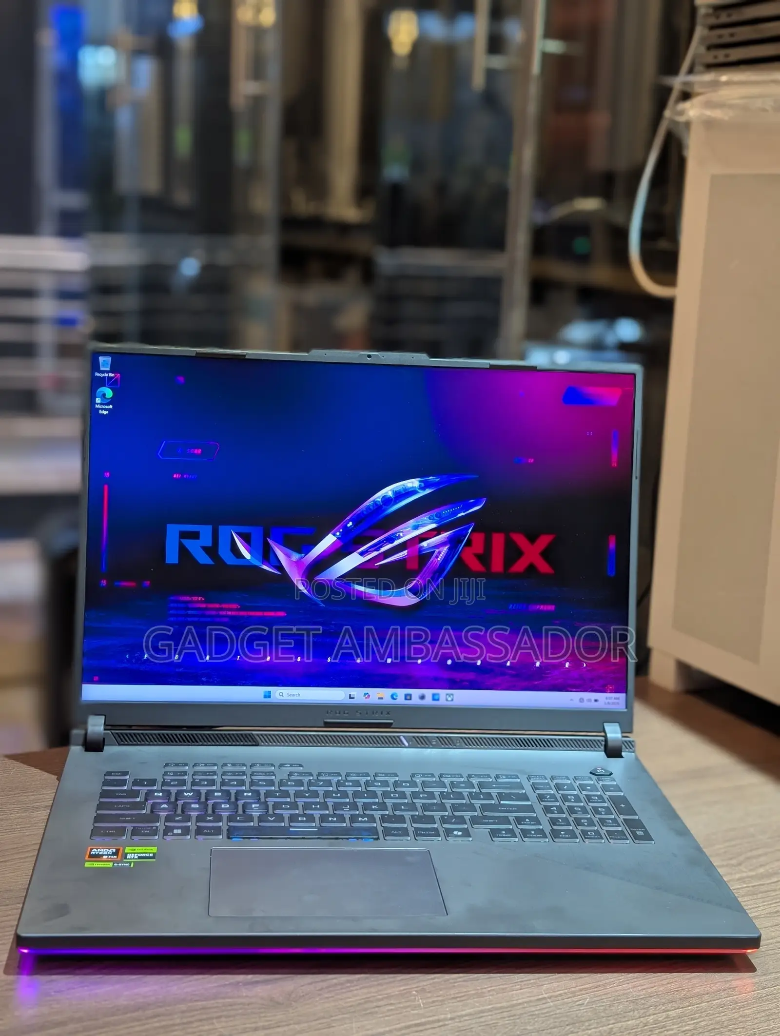 Laptop Asus ROG Strix G17 16GB AMD Ryzen 9 SSD 1T