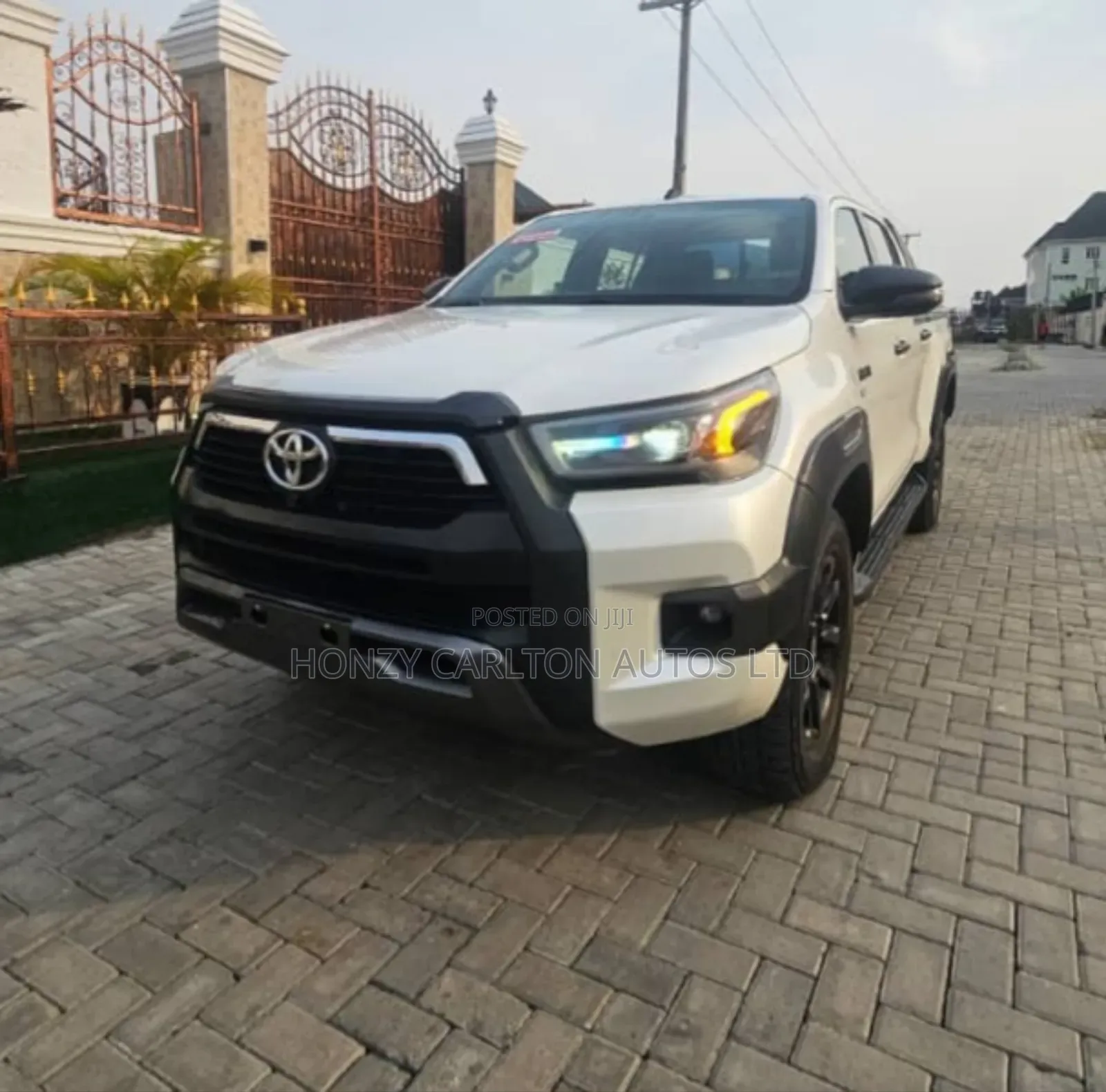 Toyota Hilux Revo Double Cab Petrol 2.7 AWD 2022 White