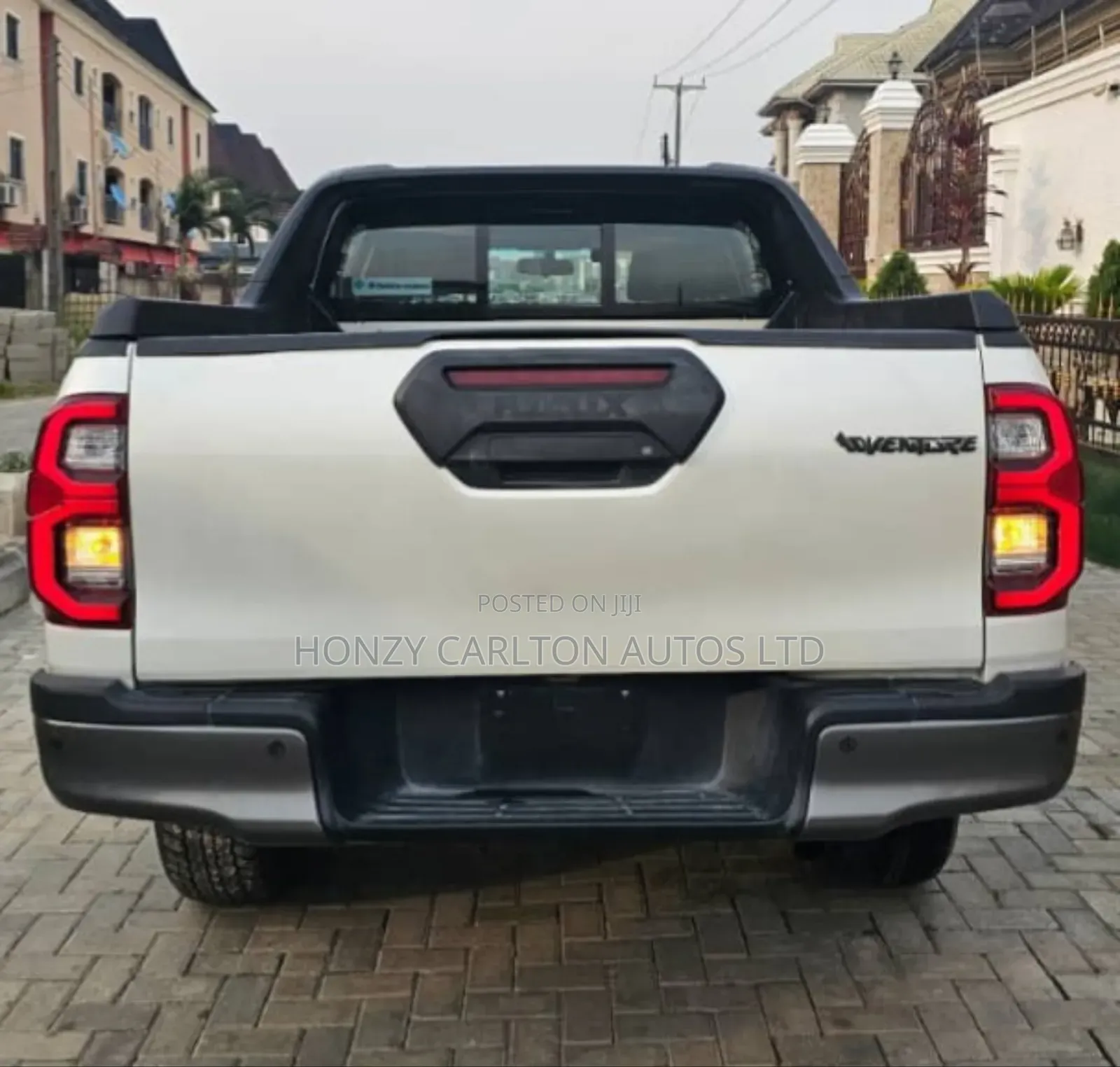 Toyota Hilux Revo Double Cab Petrol 2.7 AWD 2022 White