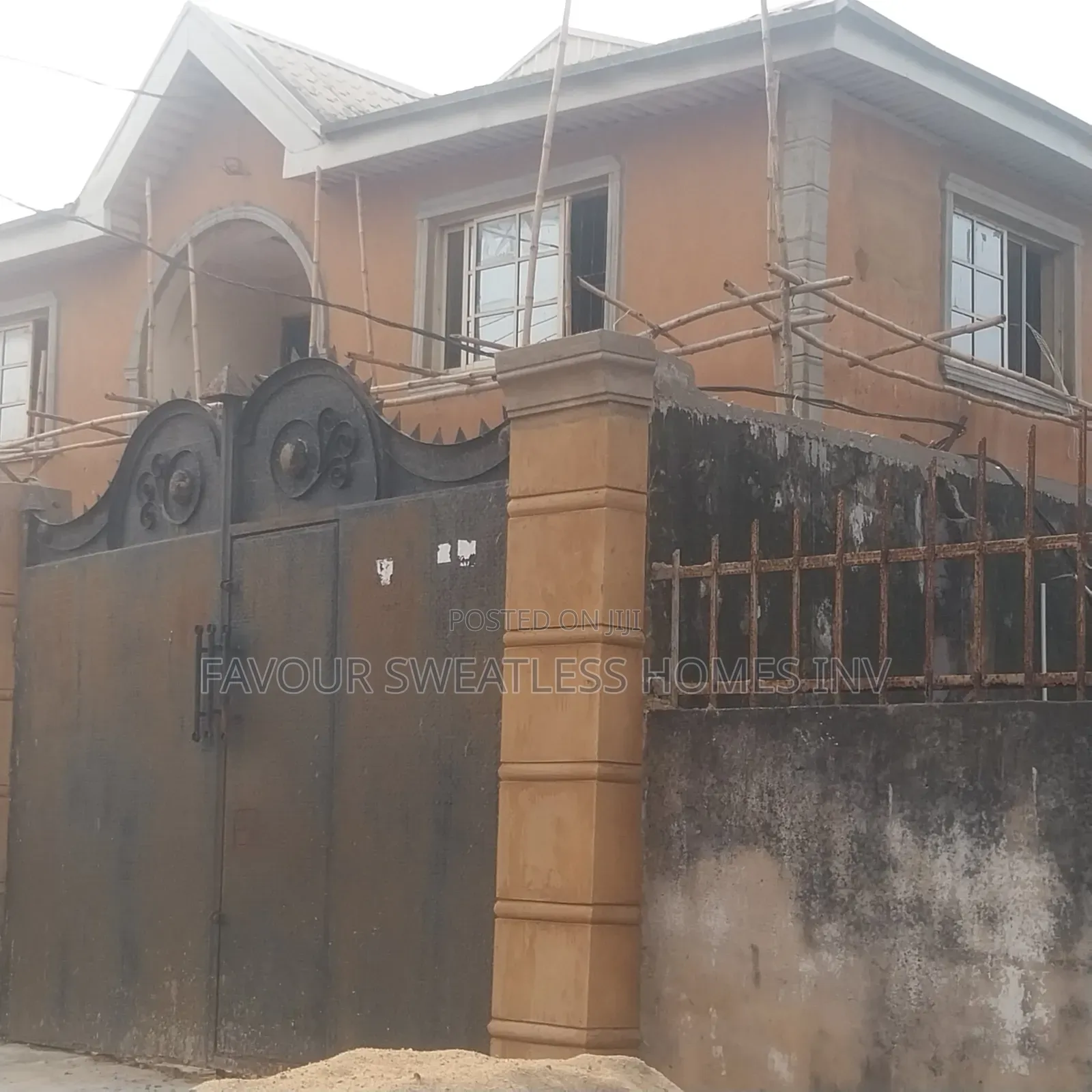 2bdrm Block of Flats in Magboro, Obafemi-Owode for sale
