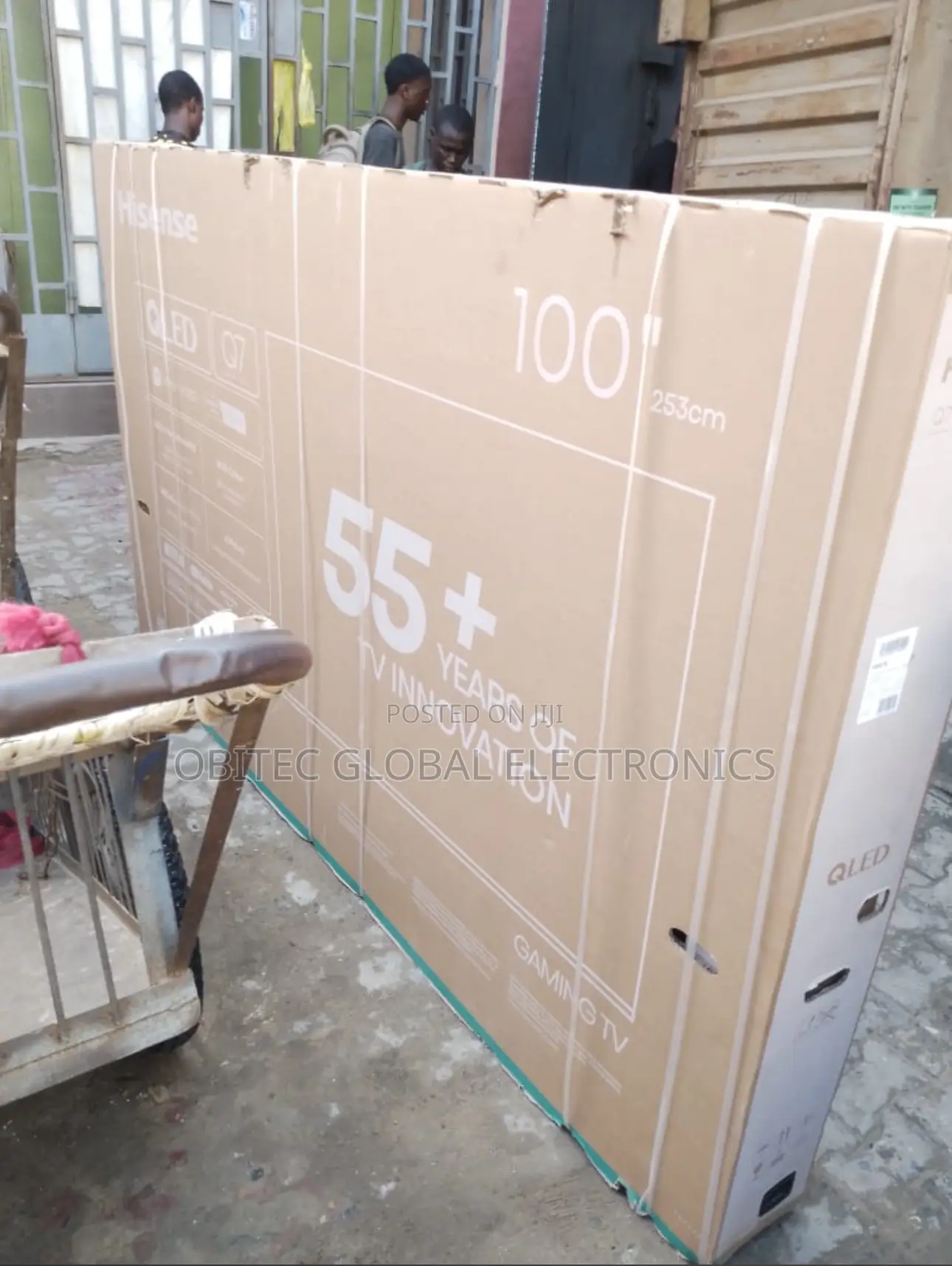Hisense 100inches Smart Tv