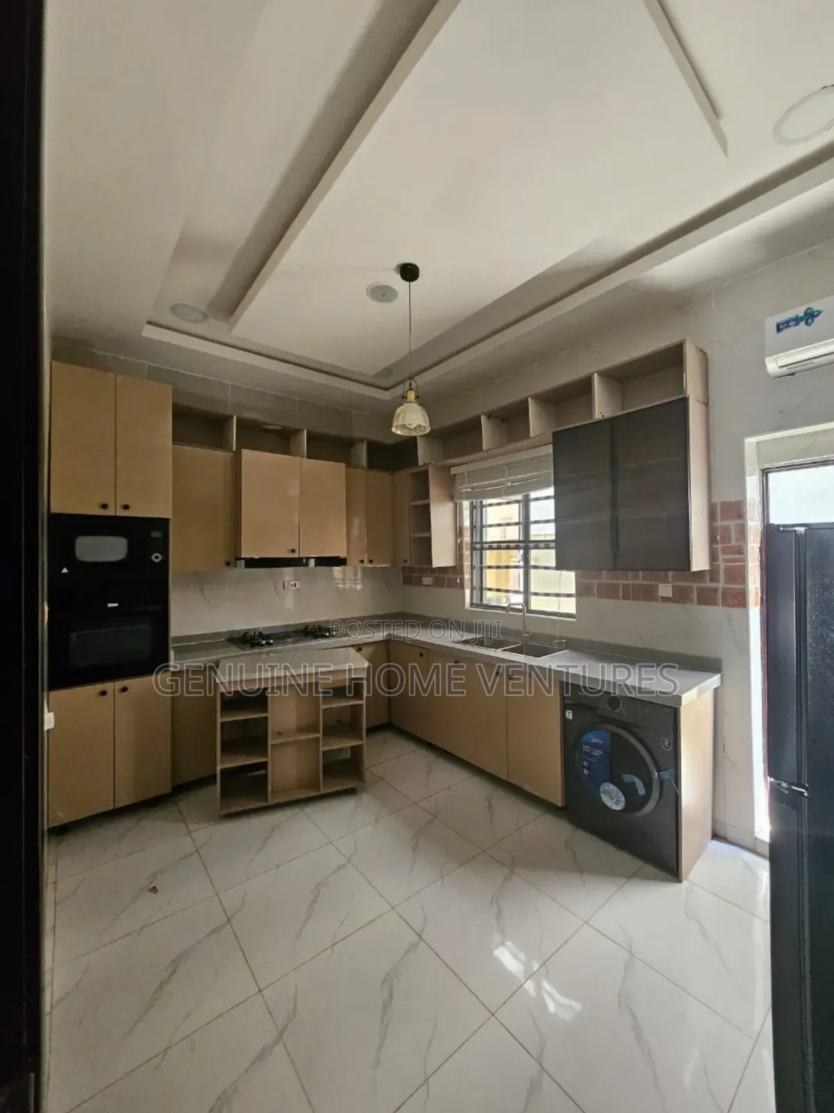 4bdrm Duplex in Orchid, Chevron for sale