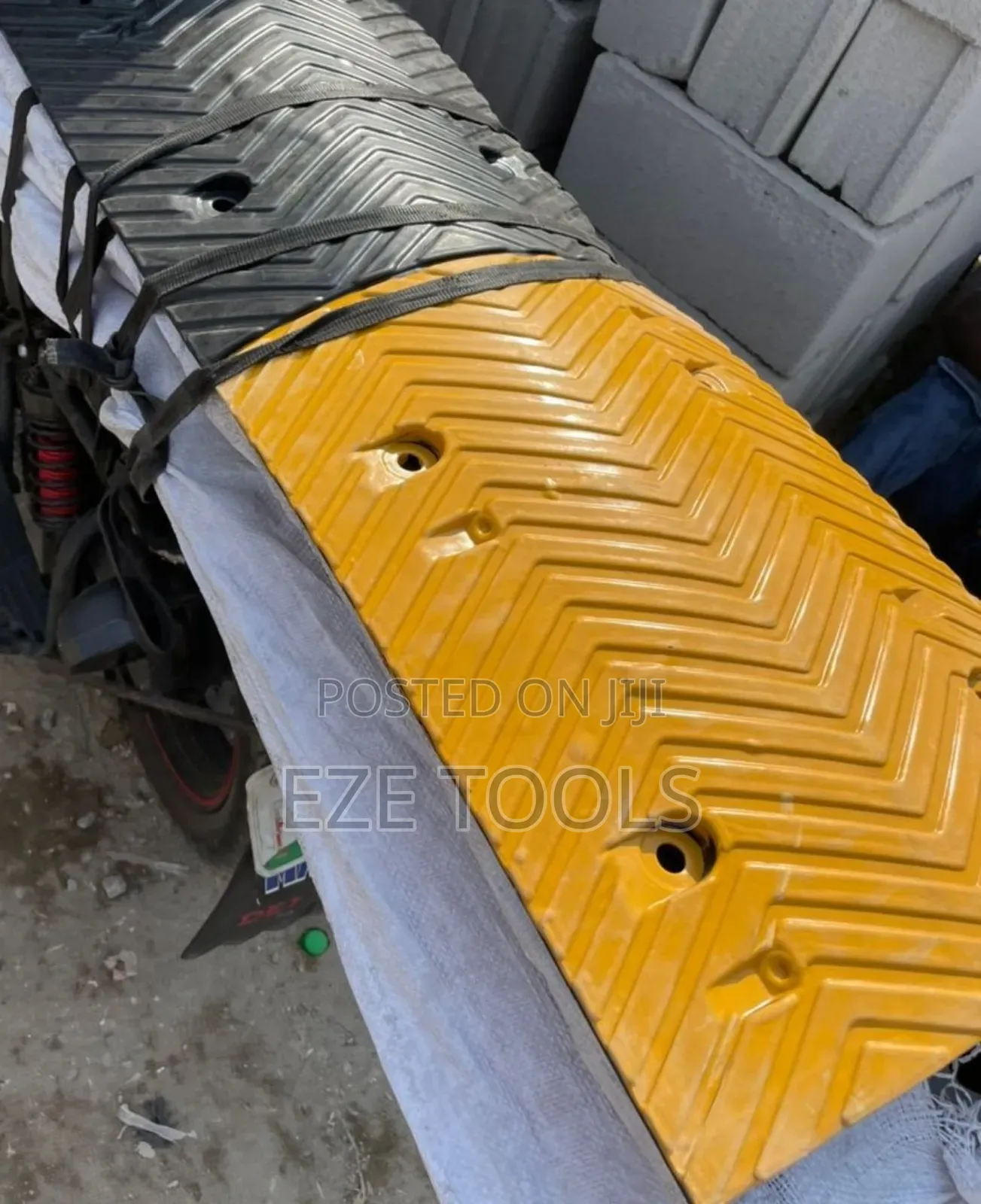Road Bumps / Spreed Breaker