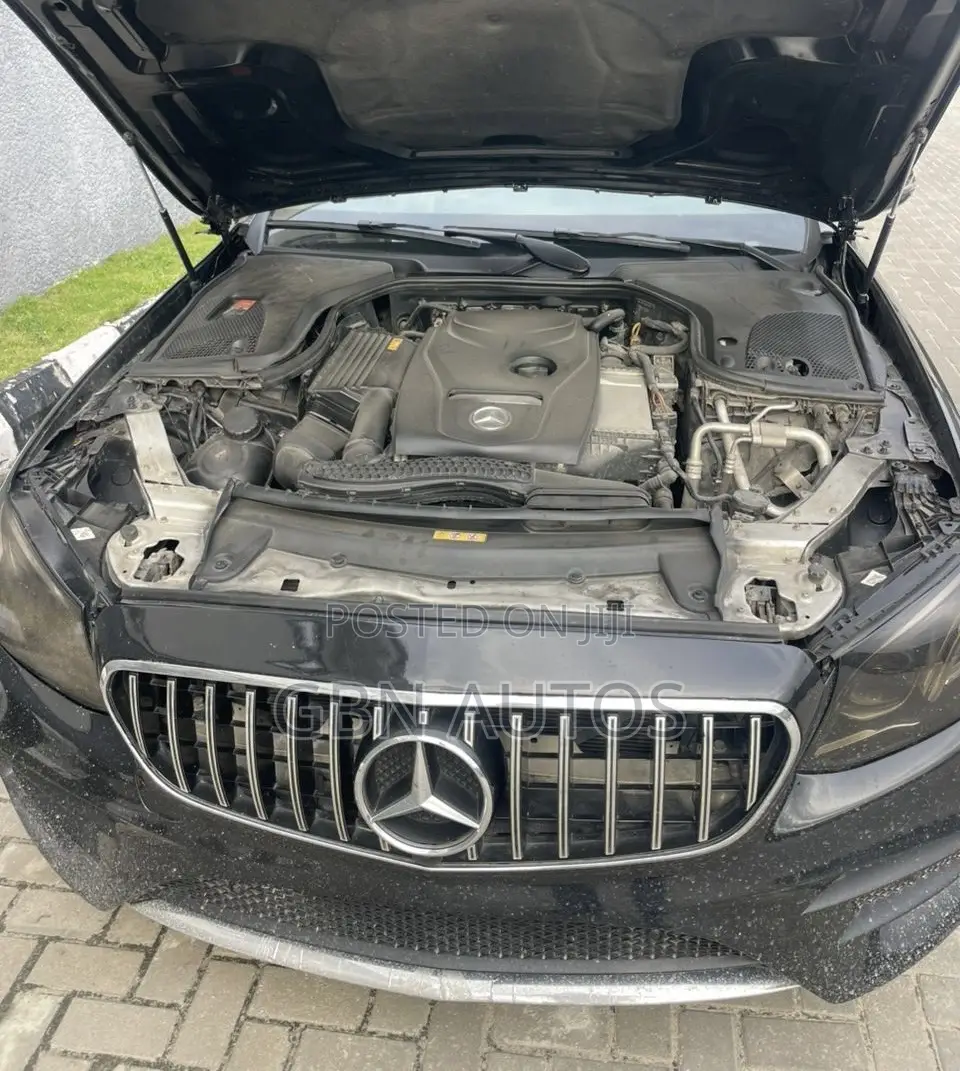 Mercedes-Benz E300 4Matic AWD Sedan (2.0L 4cyl 9A) 2017 Black