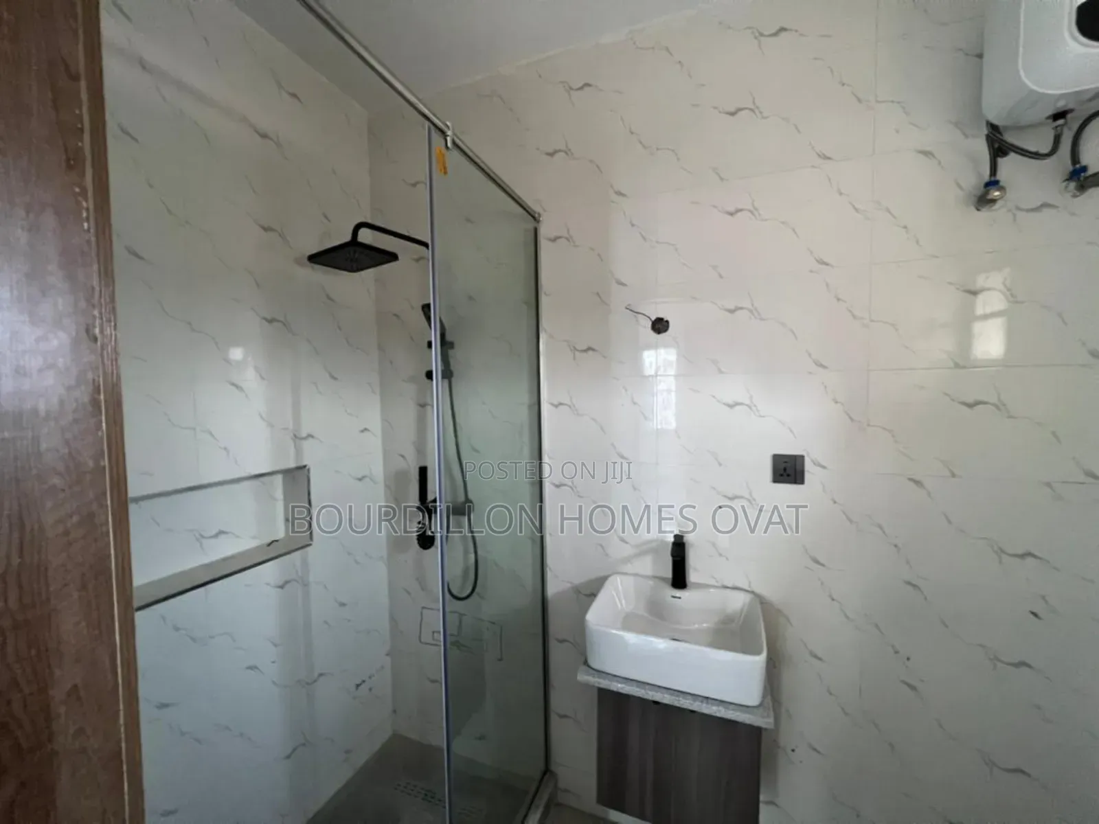 3 Bedrooms Apartments